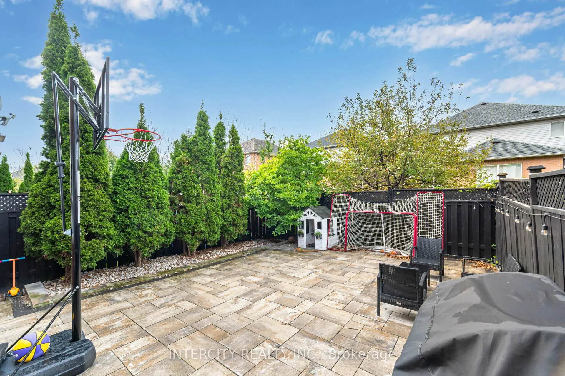 Photo 34 of 71 Echo Ridge Crescent, Vaughan, Sonoma Heights — HOMEH
