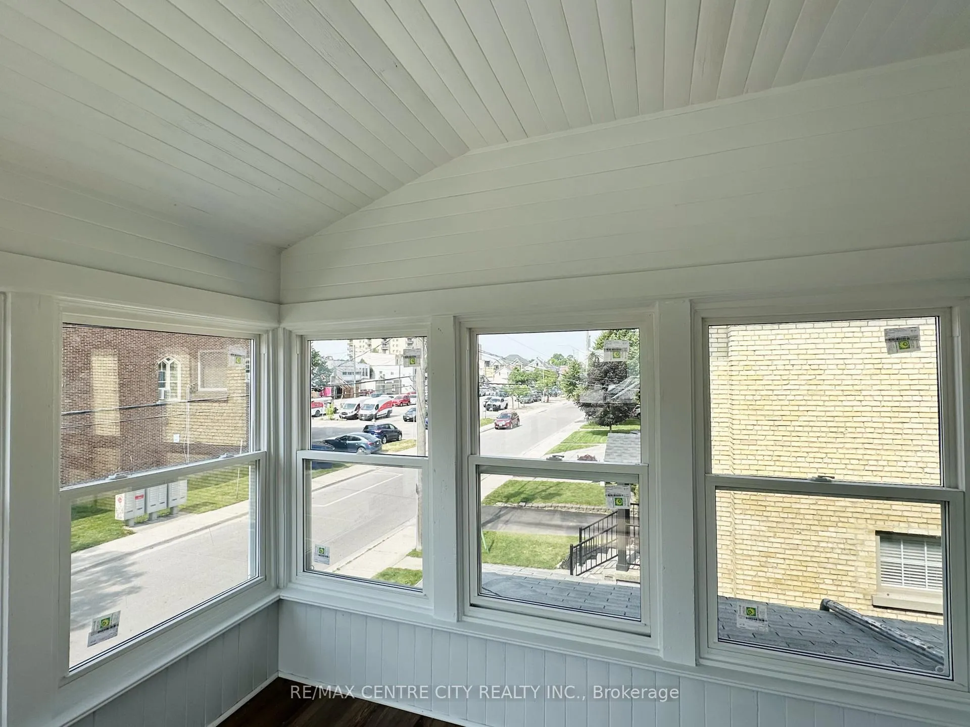 Photo 4 of Unit Unit 3, 81 Curtis Street, St. Thomas — HOMEH