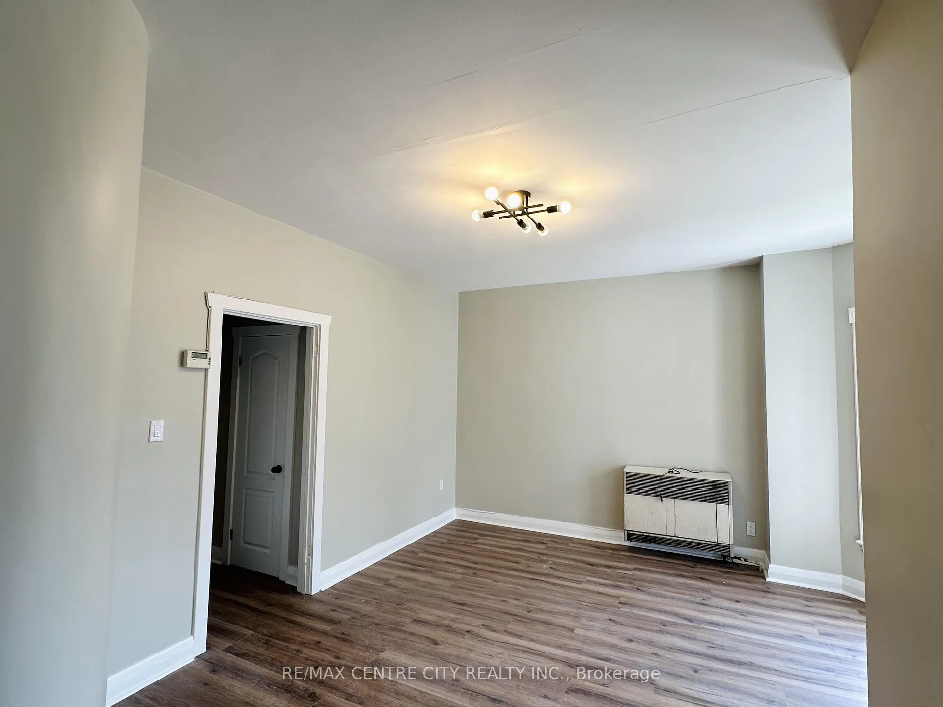 Photo 6 of Unit Unit 3, 81 Curtis Street, St. Thomas — HOMEH