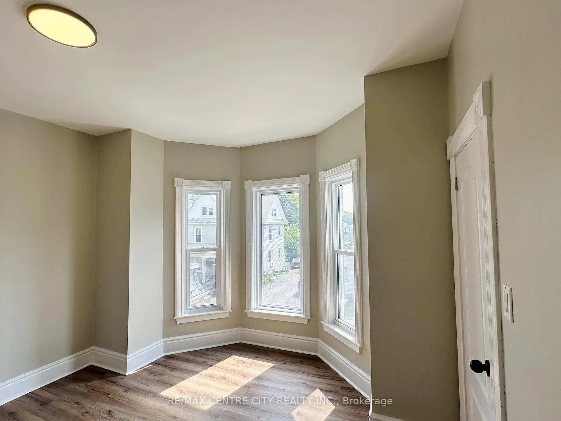 Photo 7 of Unit Unit 3, 81 Curtis Street, St. Thomas — HOMEH