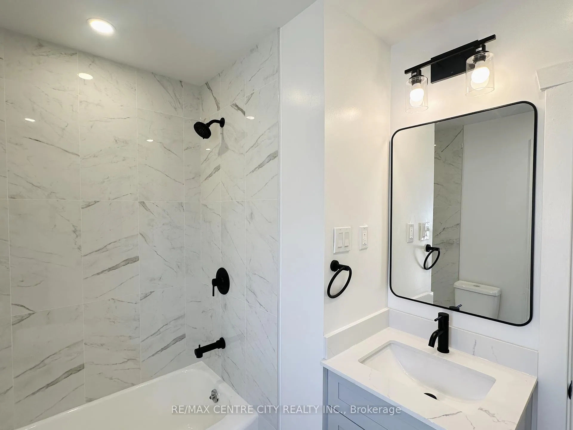 Photo 11 of Unit Unit 3, 81 Curtis Street, St. Thomas — HOMEH