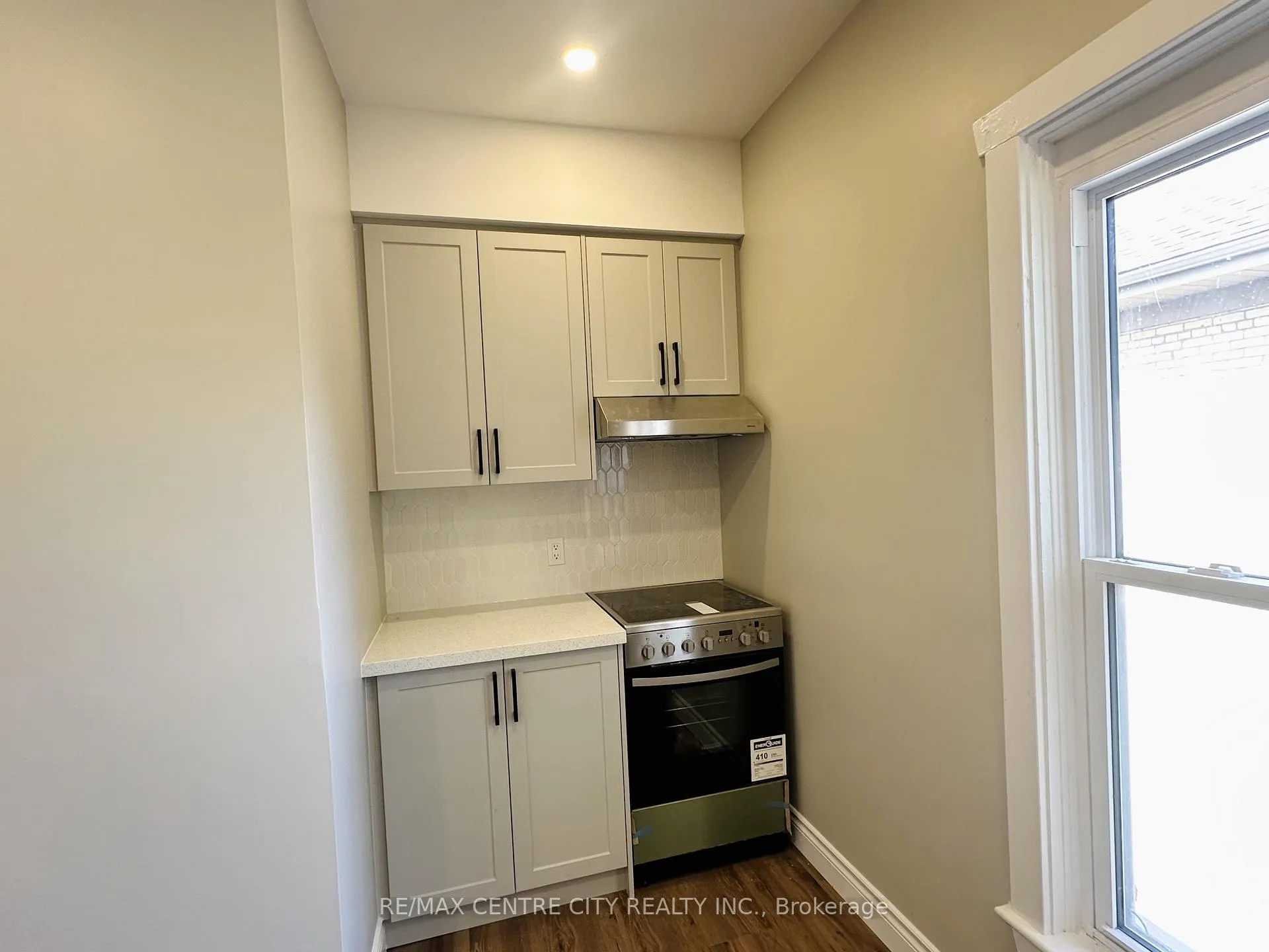 Photo 13 of Unit Unit 3, 81 Curtis Street, St. Thomas — HOMEH
