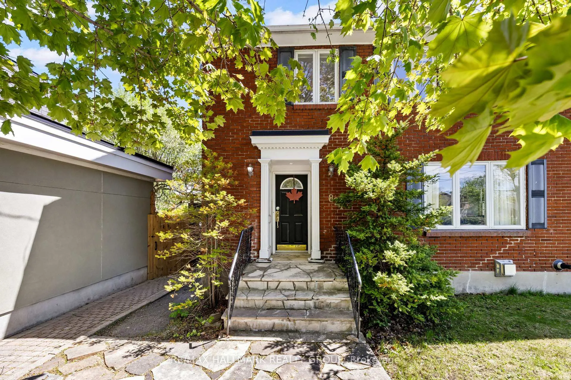 Photo 3 of 824 Byron Avenue, Ottawa, McKellar/Highland — HOMEH