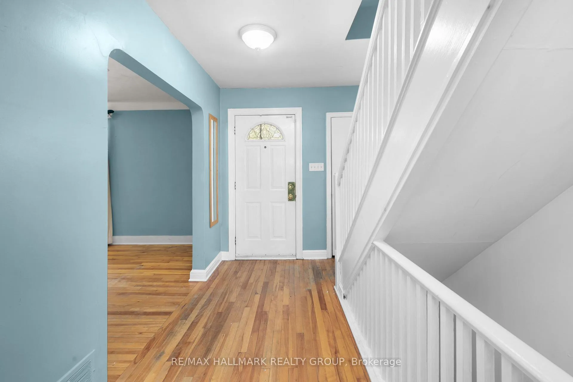 Photo 4 of 824 Byron Avenue, Ottawa, McKellar/Highland — HOMEH