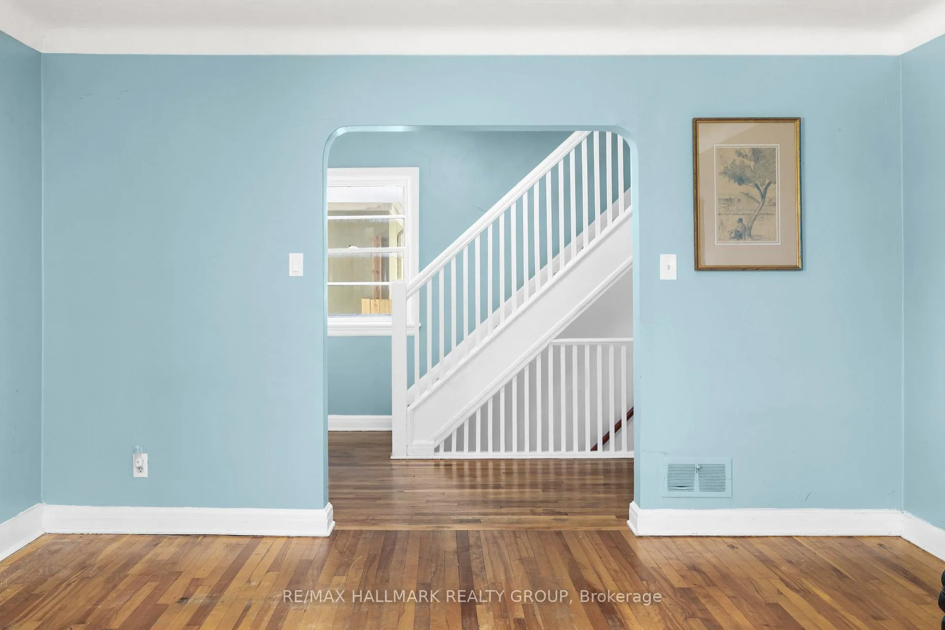 Photo 5 of 824 Byron Avenue, Ottawa, McKellar/Highland — HOMEH