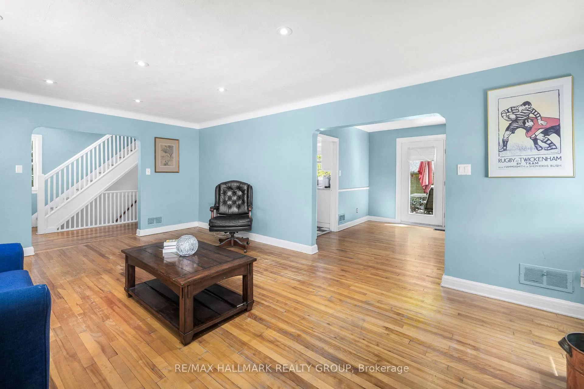 Photo 11 of 824 Byron Avenue, Ottawa, McKellar/Highland — HOMEH