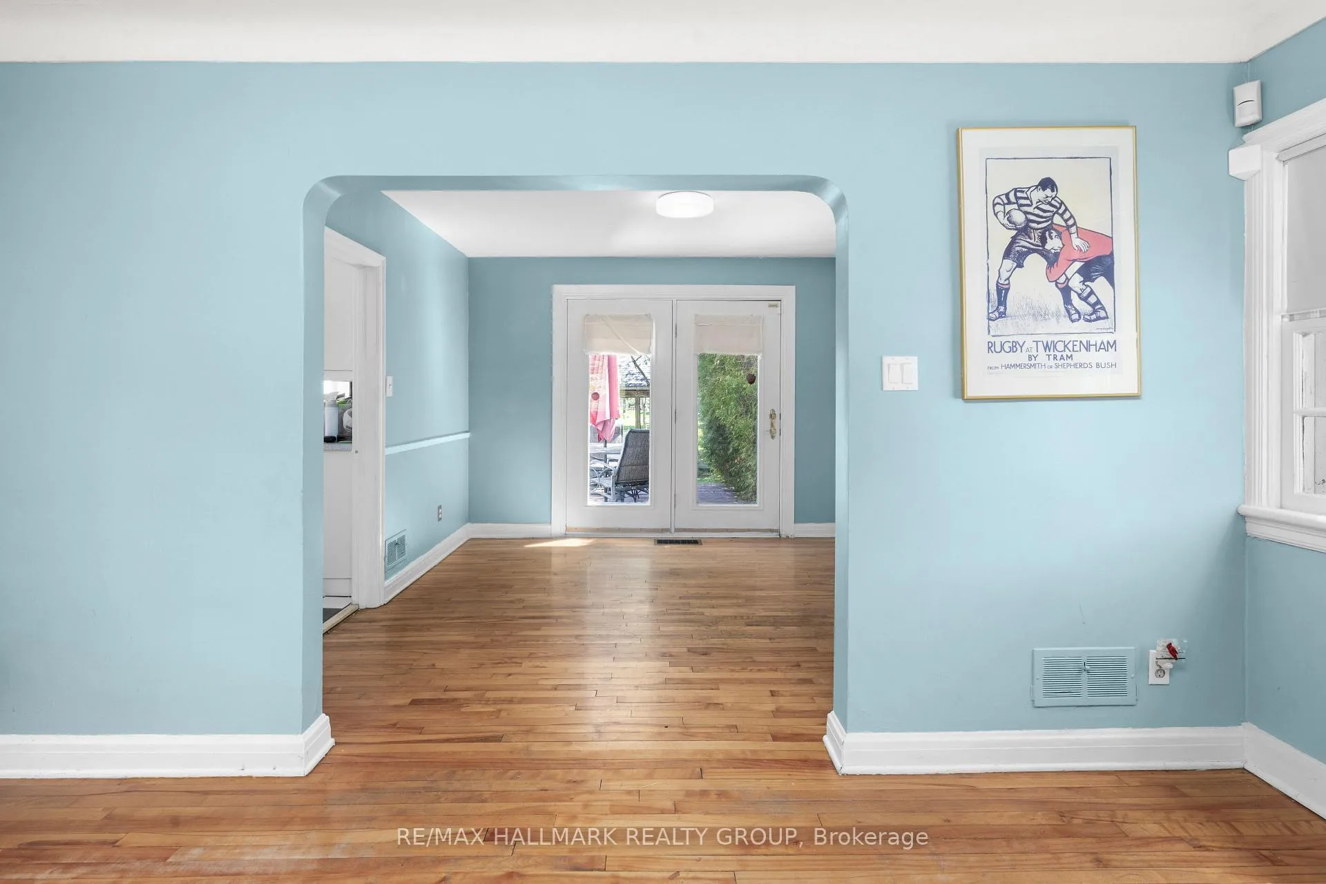 Photo 13 of 824 Byron Avenue, Ottawa, McKellar/Highland — HOMEH