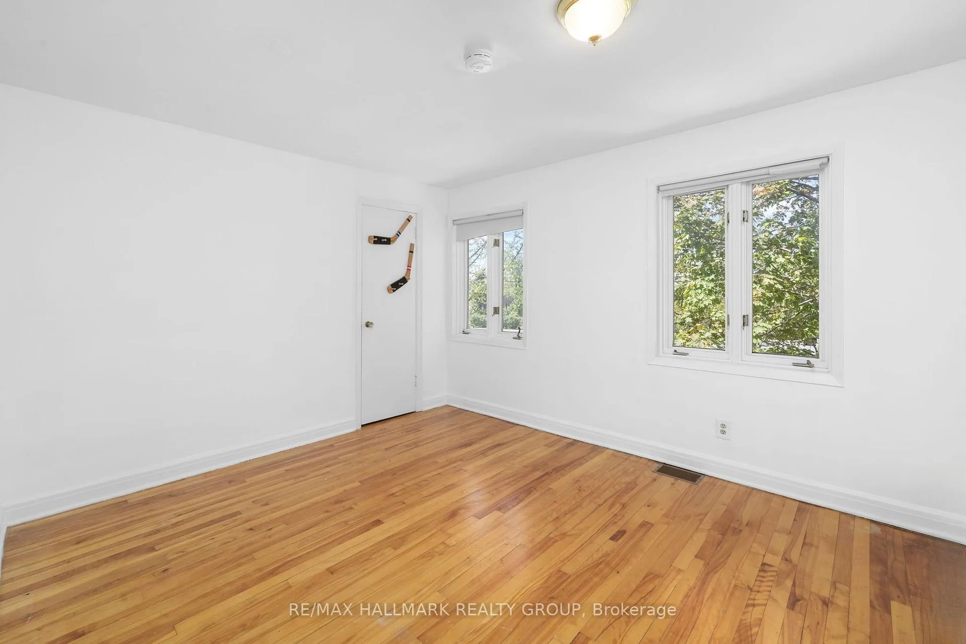 Photo 26 of 824 Byron Avenue, Ottawa, McKellar/Highland — HOMEH