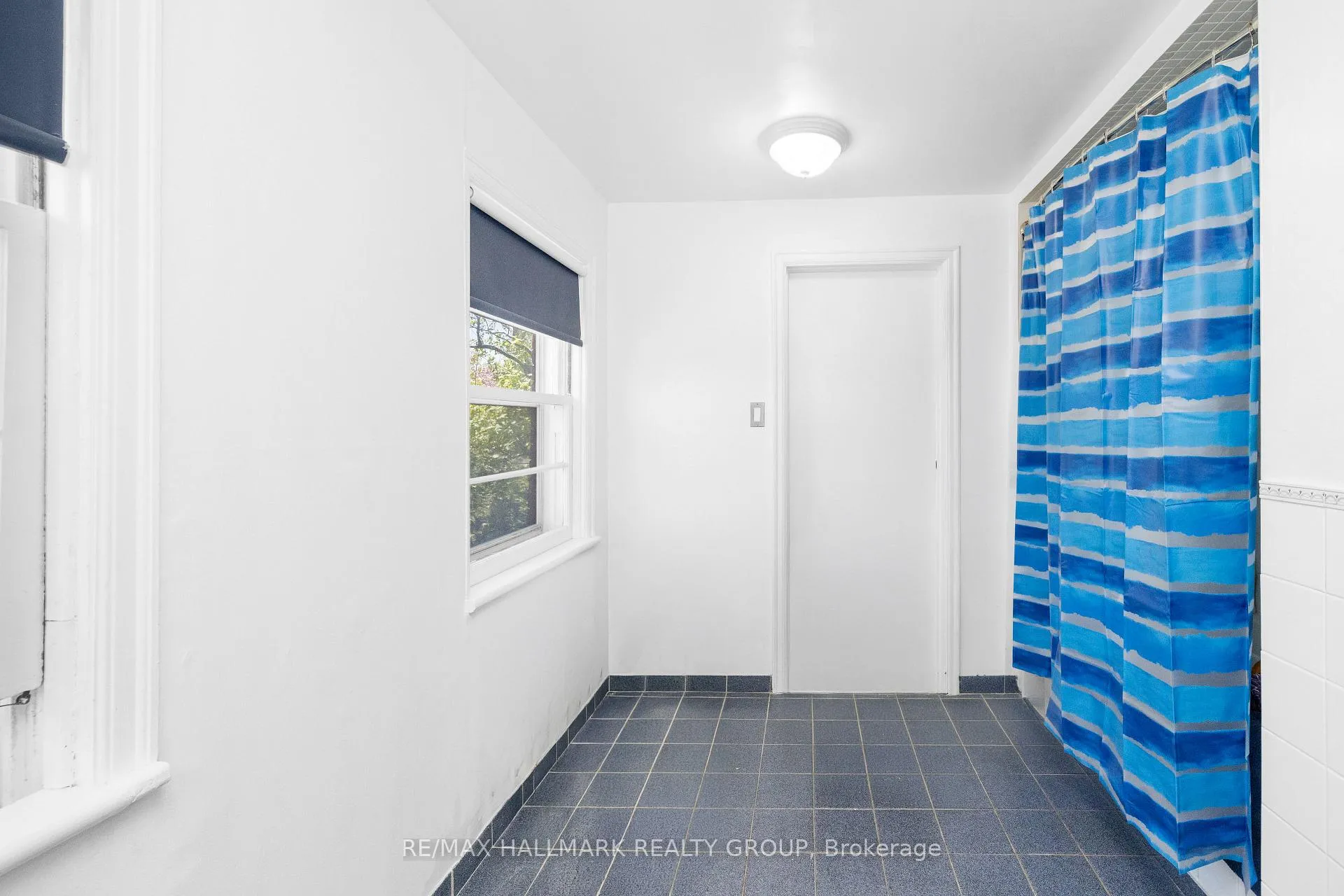 Photo 30 of 824 Byron Avenue, Ottawa, McKellar/Highland — HOMEH