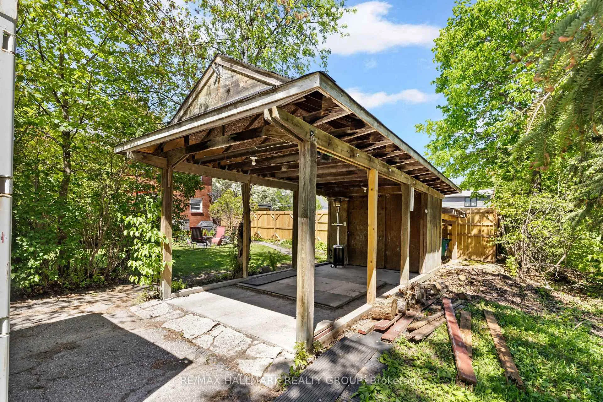 Photo 40 of 824 Byron Avenue, Ottawa, McKellar/Highland — HOMEH