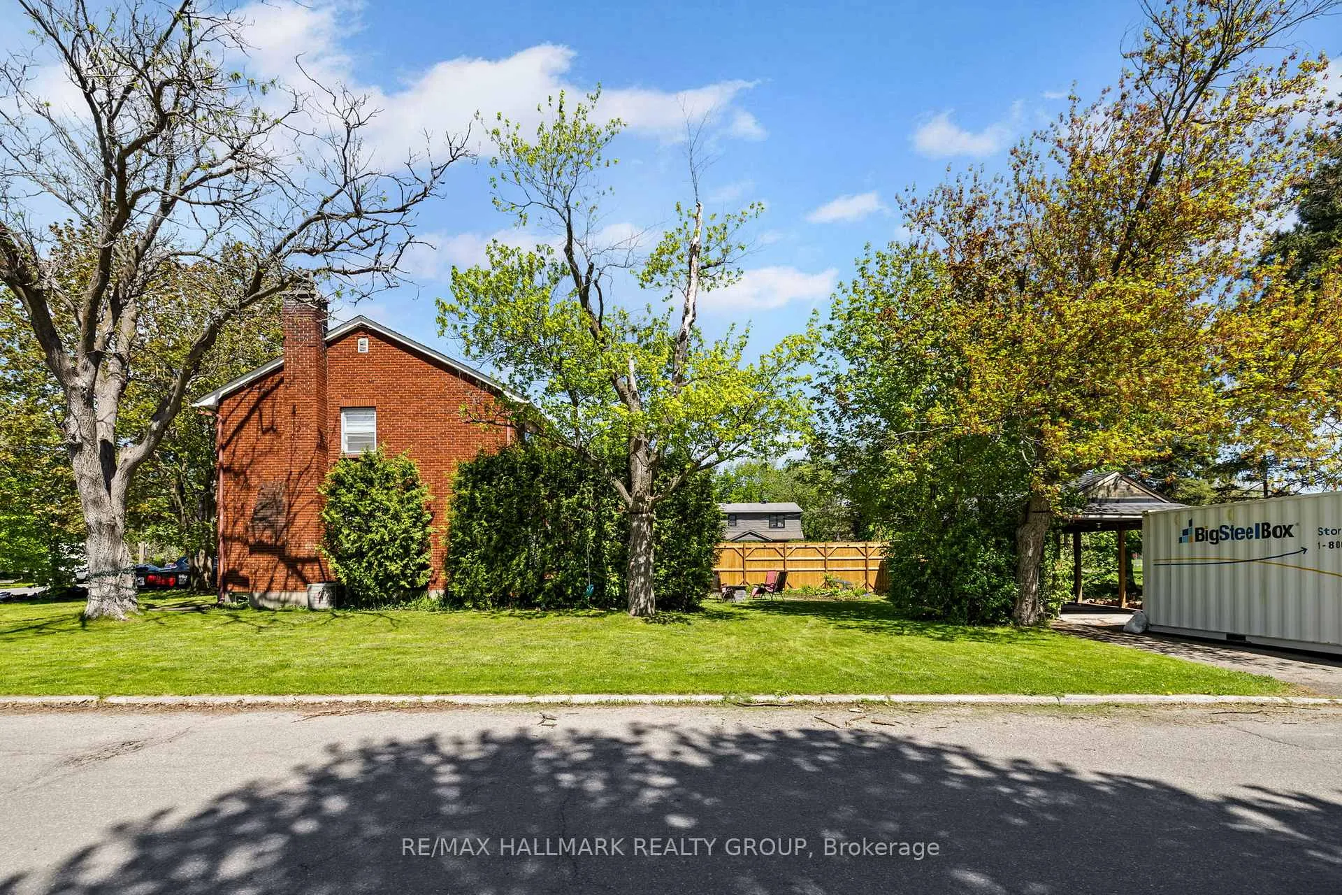 Photo 44 of 824 Byron Avenue, Ottawa, McKellar/Highland — HOMEH