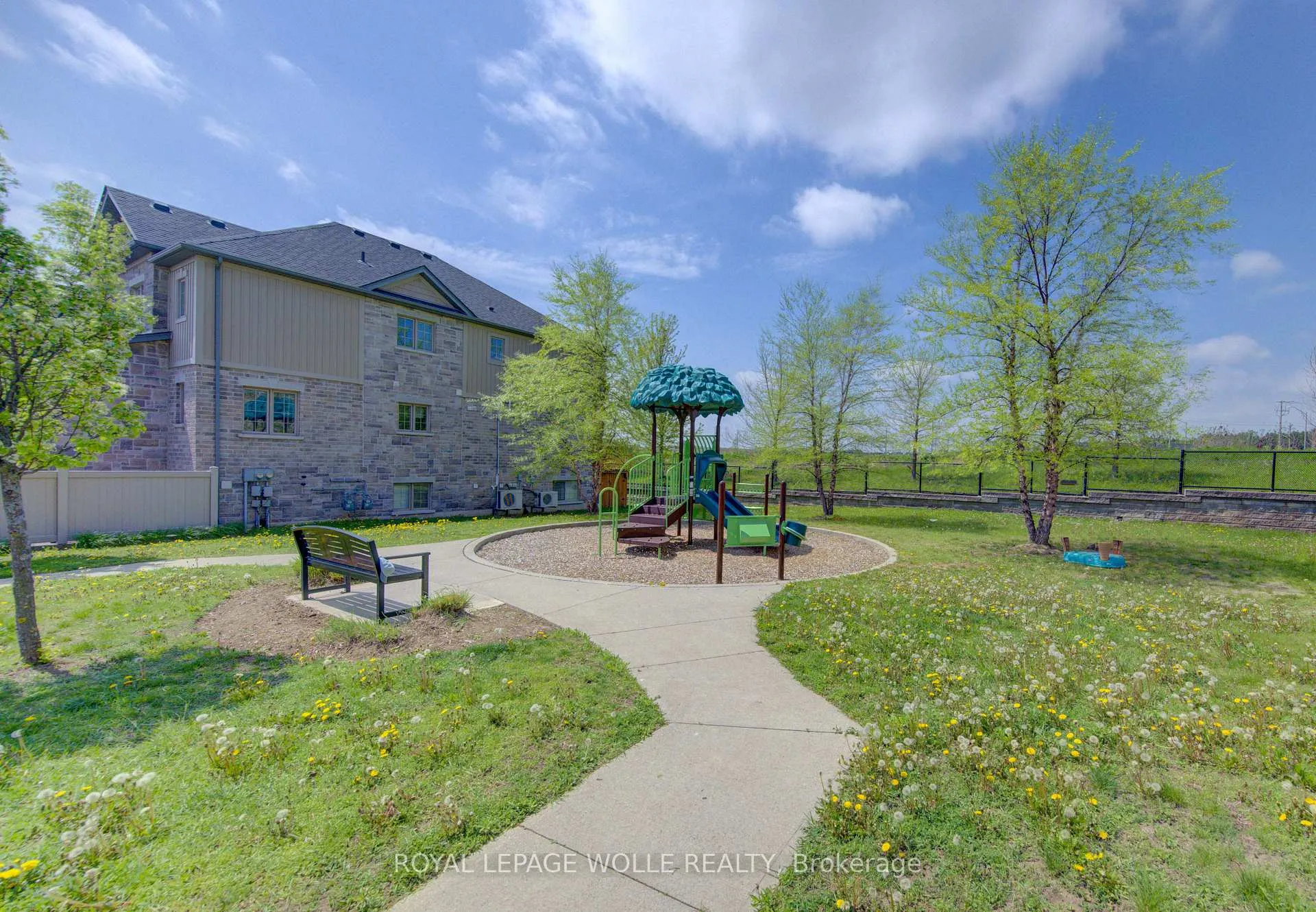 Photo 7 of Unit 24A, 388 Old Huron Road, Kitchener, Brigadoon — HOMEH