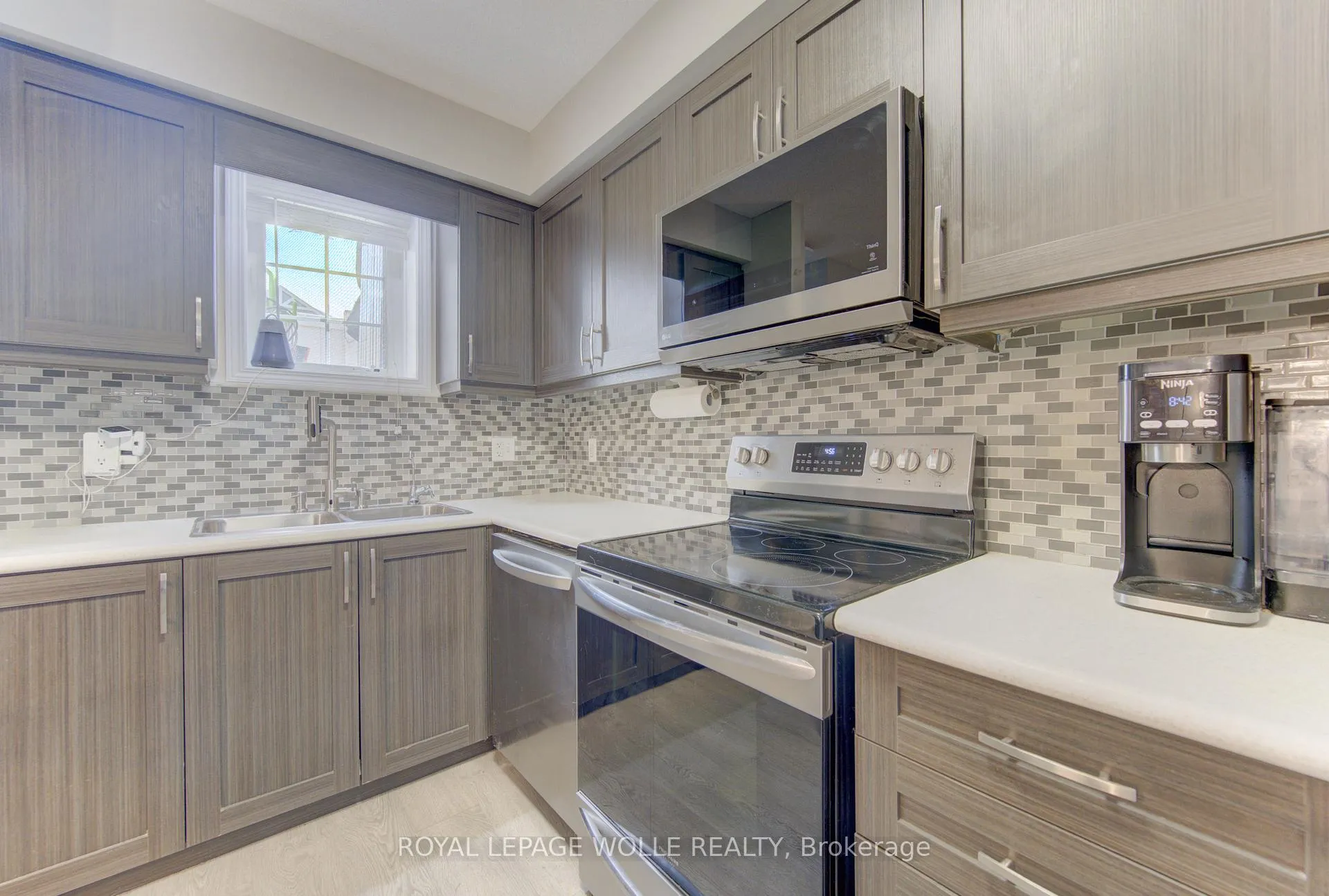 Photo 12 of Unit 24A, 388 Old Huron Road, Kitchener, Brigadoon — HOMEH