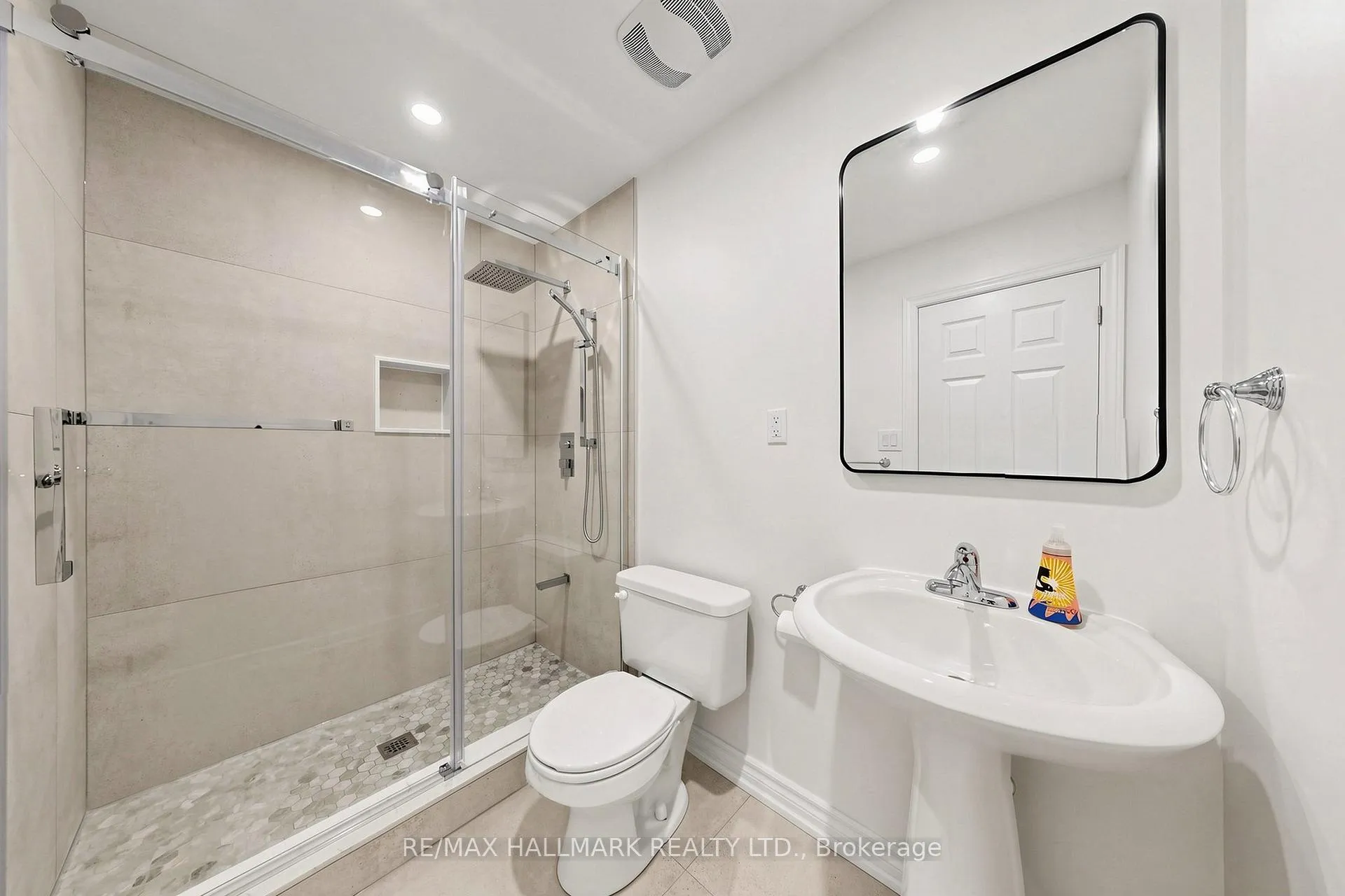 Photo 18 of 10 Windrow Street, Richmond Hill, Jefferson — HOMEH