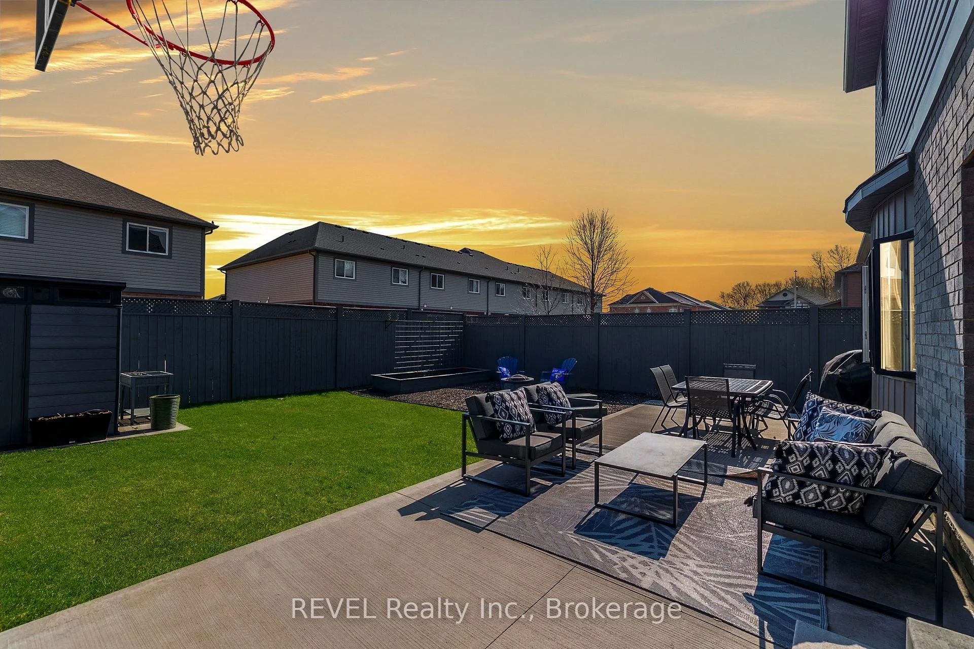 Photo 10 of 8 Elderberry Road, Thorold, Confederation Heights — HOMEH
