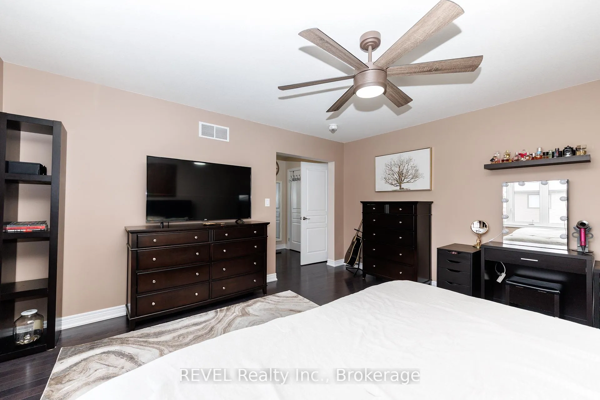 Photo 34 of 8 Elderberry Road, Thorold, Confederation Heights — HOMEH
