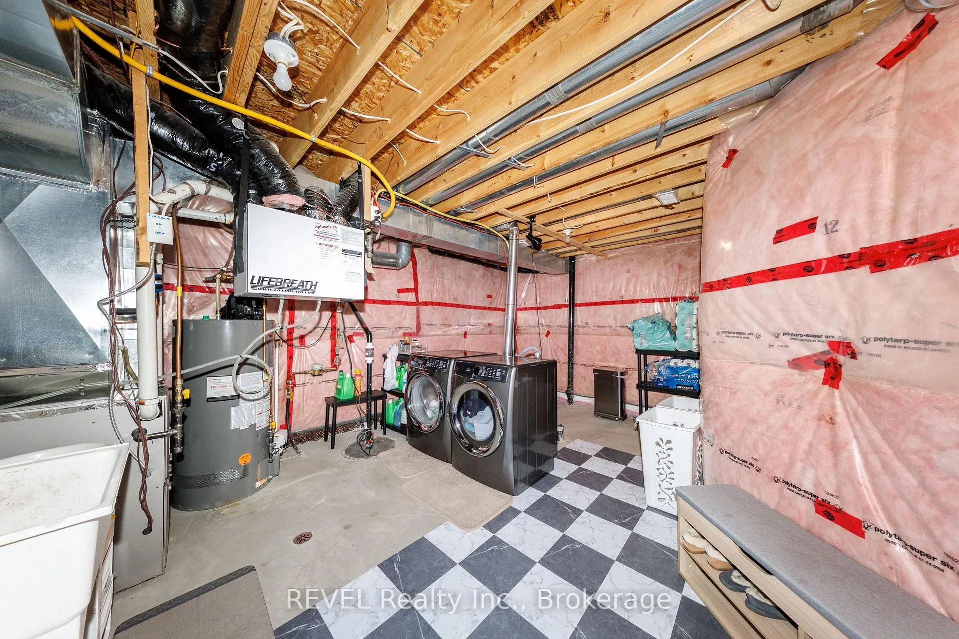 Photo 48 of 8 Elderberry Road, Thorold, Confederation Heights — HOMEH