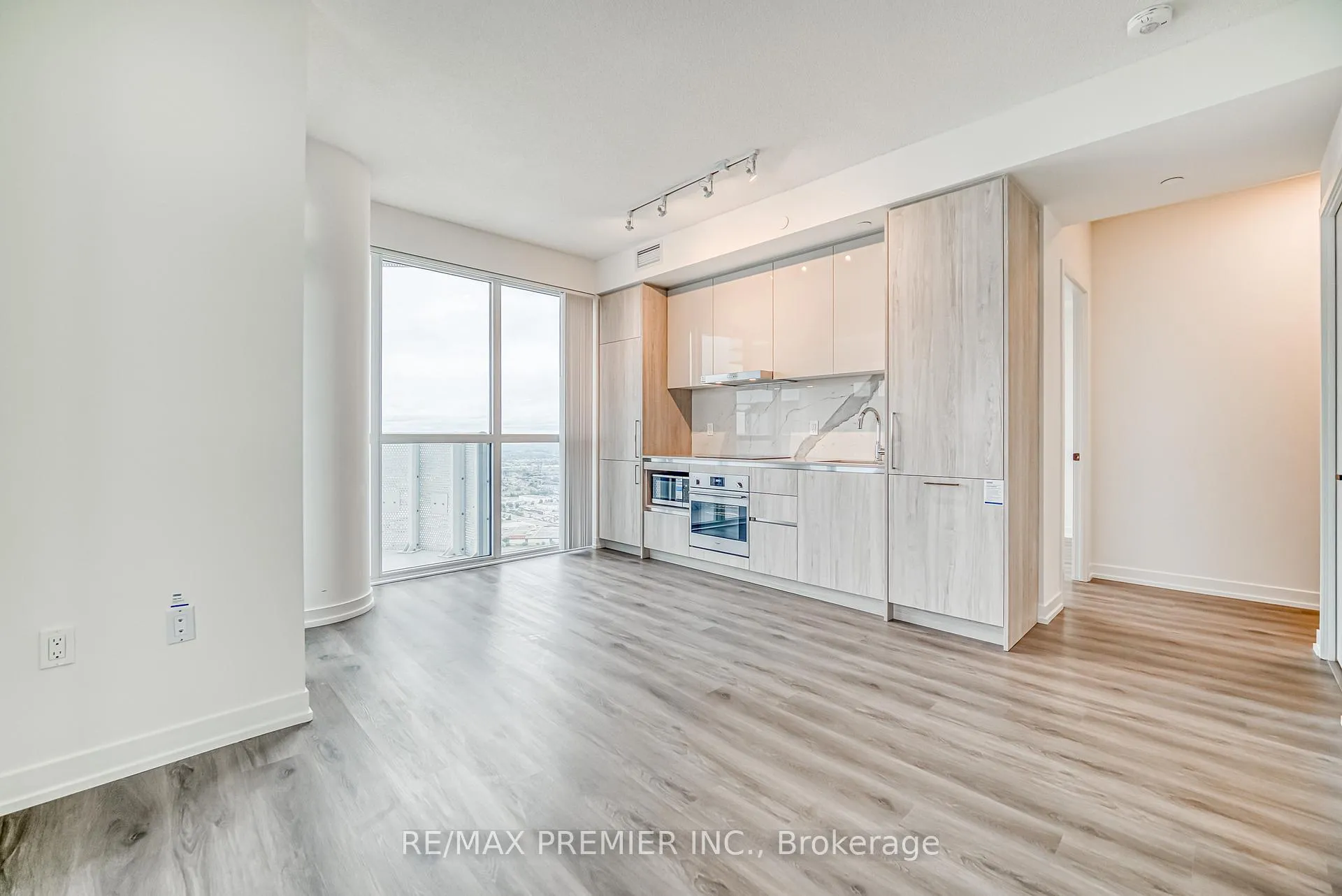 Photo 10 of Unit 5106, 225 Commerce Street, Vaughan, Vaughan Corporate Centre — HOMEH