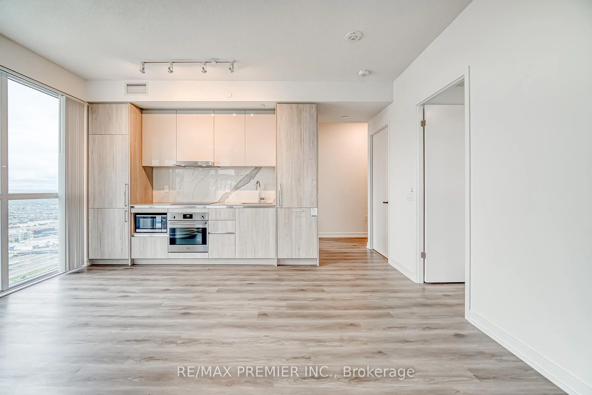Photo 12 of Unit 5106, 225 Commerce Street, Vaughan, Vaughan Corporate Centre — HOMEH