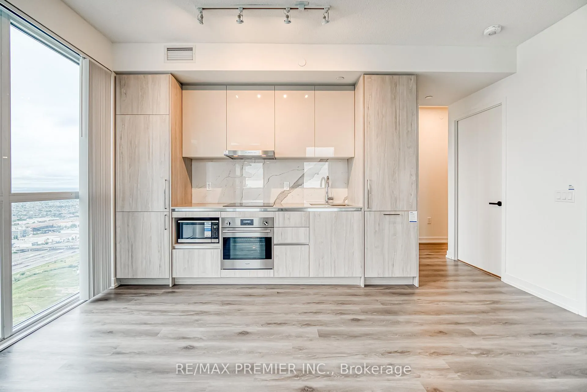 Photo 13 of Unit 5106, 225 Commerce Street, Vaughan, Vaughan Corporate Centre — HOMEH
