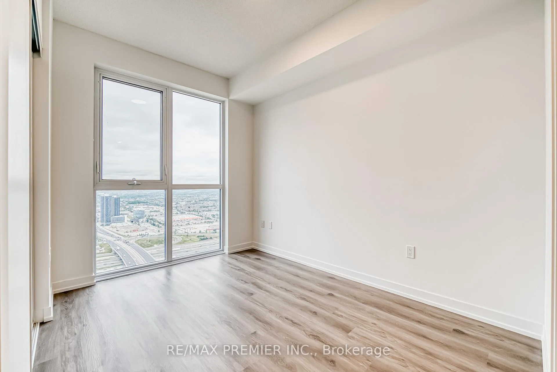 Photo 18 of Unit 5106, 225 Commerce Street, Vaughan, Vaughan Corporate Centre — HOMEH