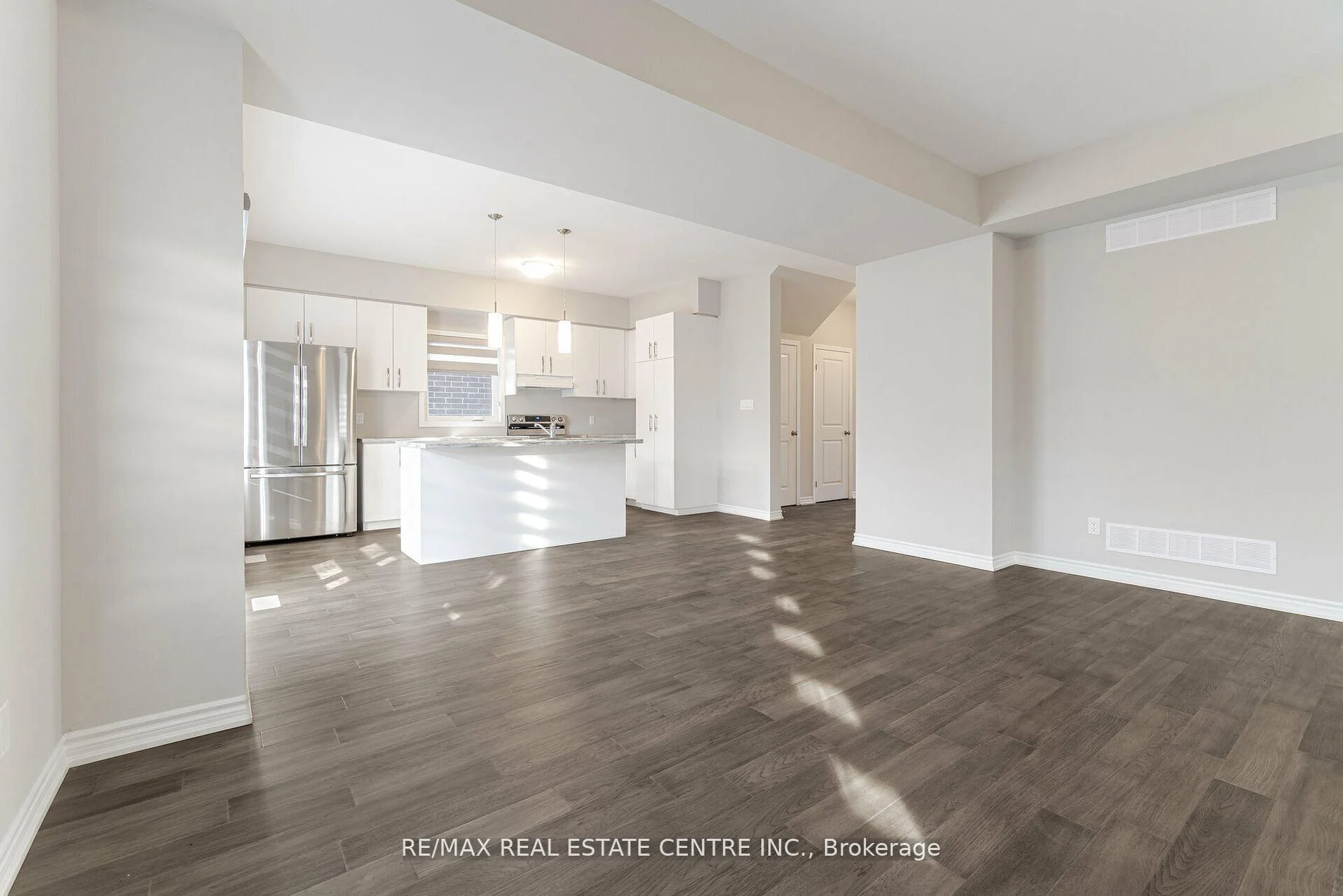 Photo 8 of 219 Taylor Street, Thorold, Allanburg/Thorold South — HOMEH