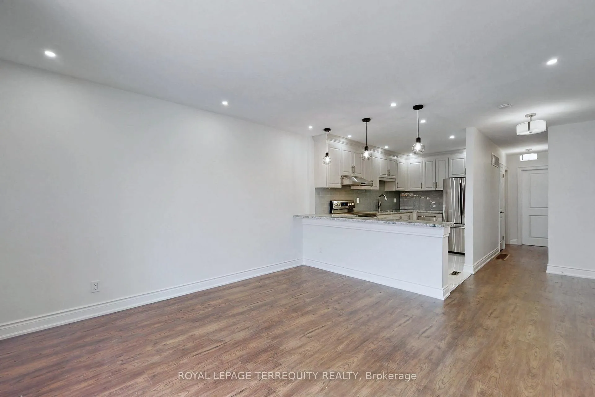 Photo 5 of Unit A, 690 Wilson Avenue, North York, Downsview-Roding-CFB — HOMEH