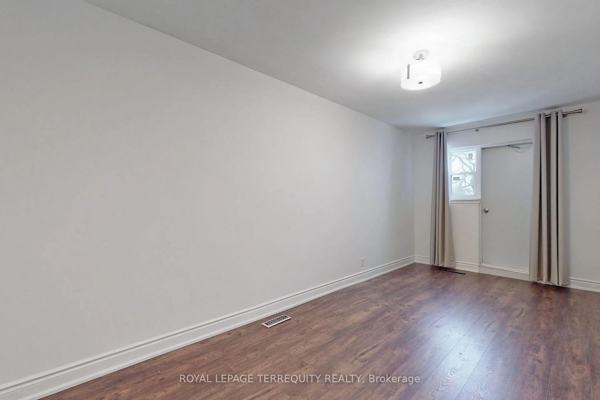 Photo 8 of Unit A, 690 Wilson Avenue, North York, Downsview-Roding-CFB — HOMEH