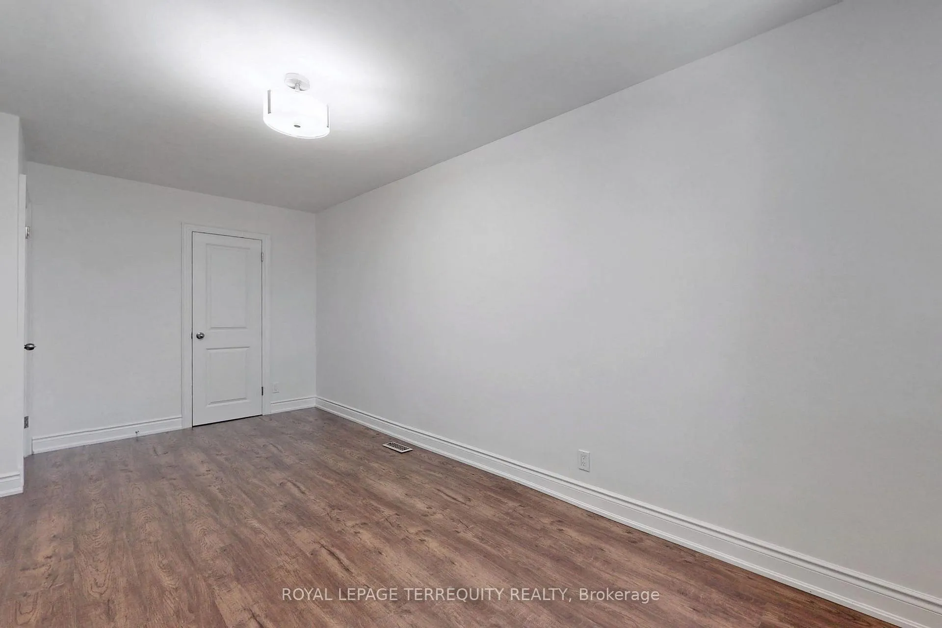 Photo 10 of Unit A, 690 Wilson Avenue, North York, Downsview-Roding-CFB — HOMEH