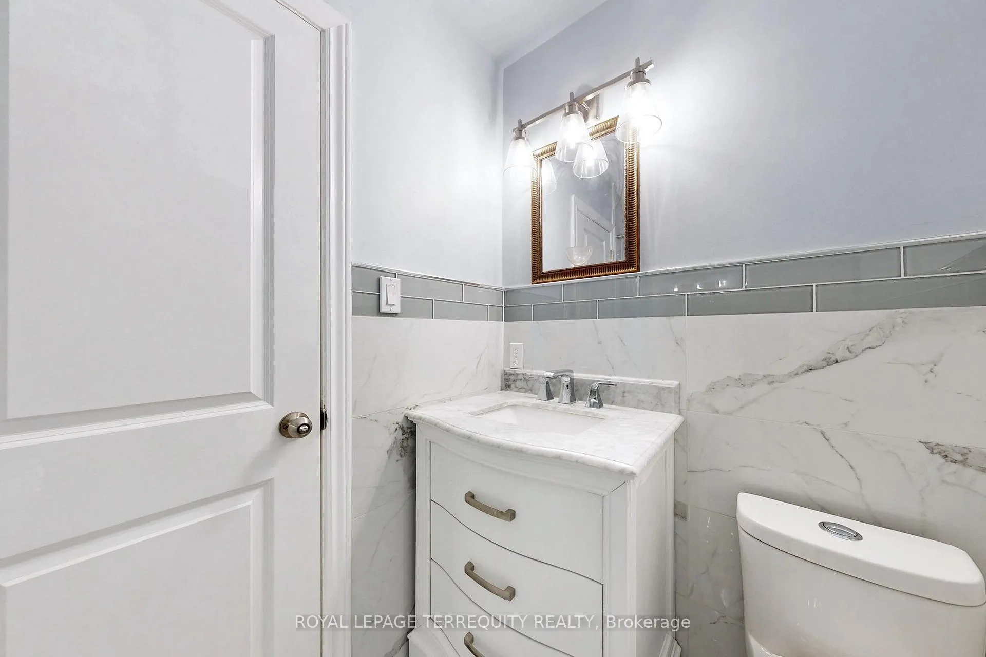 Photo 12 of Unit A, 690 Wilson Avenue, North York, Downsview-Roding-CFB — HOMEH