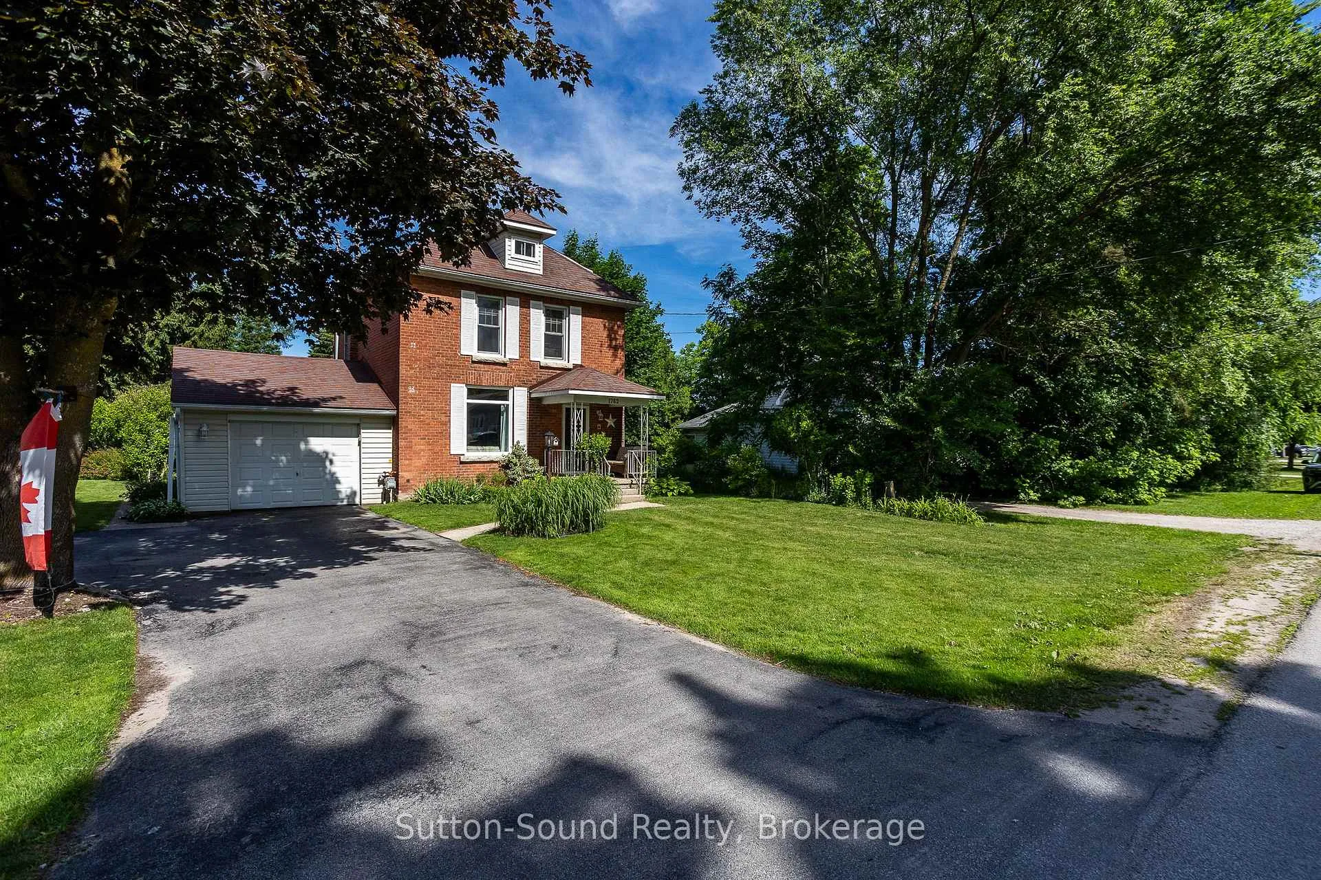 Photo 2 of 1762 6th Avenue E, Owen Sound — HOMEH