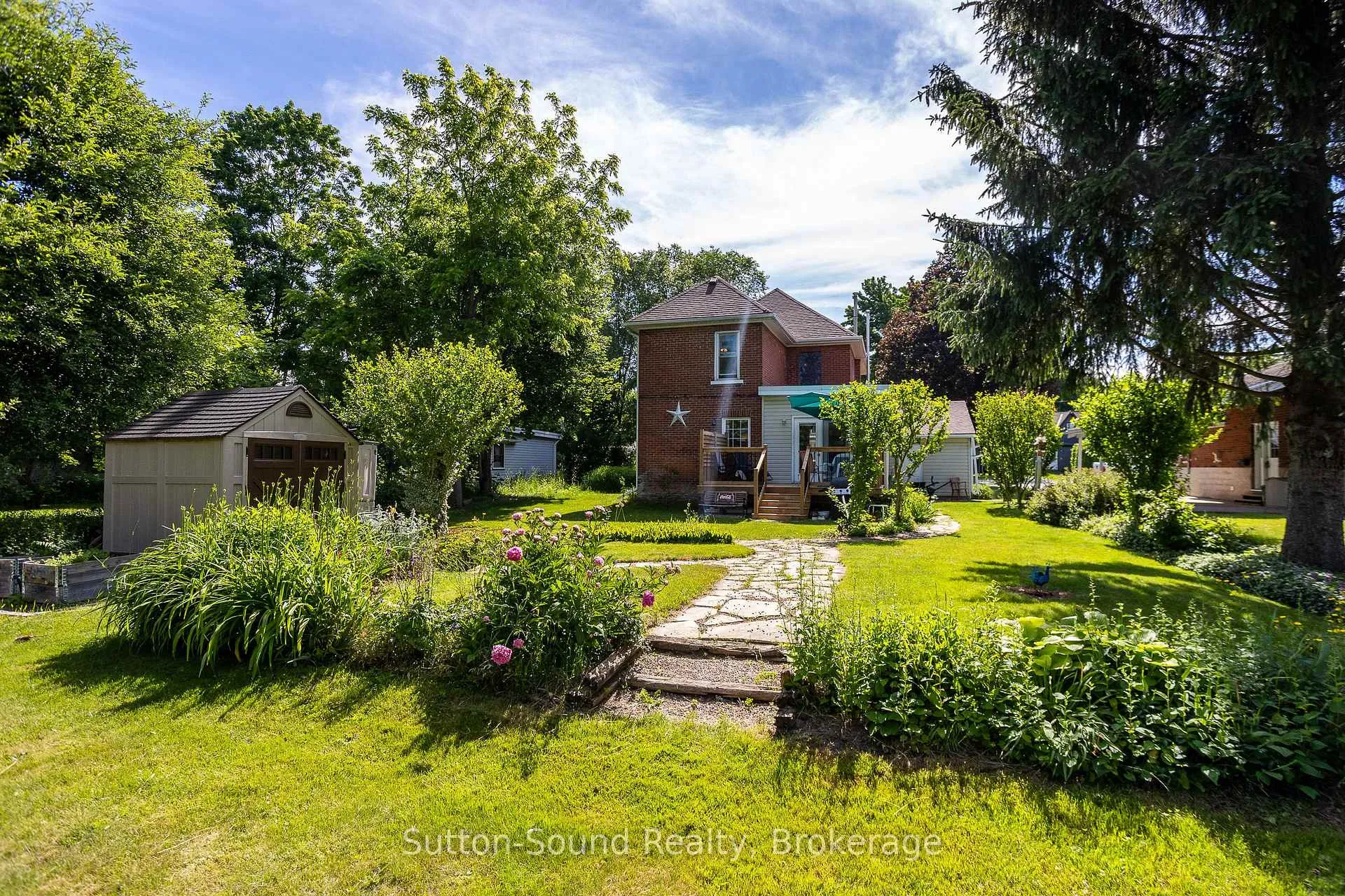 Photo 4 of 1762 6th Avenue E, Owen Sound — HOMEH