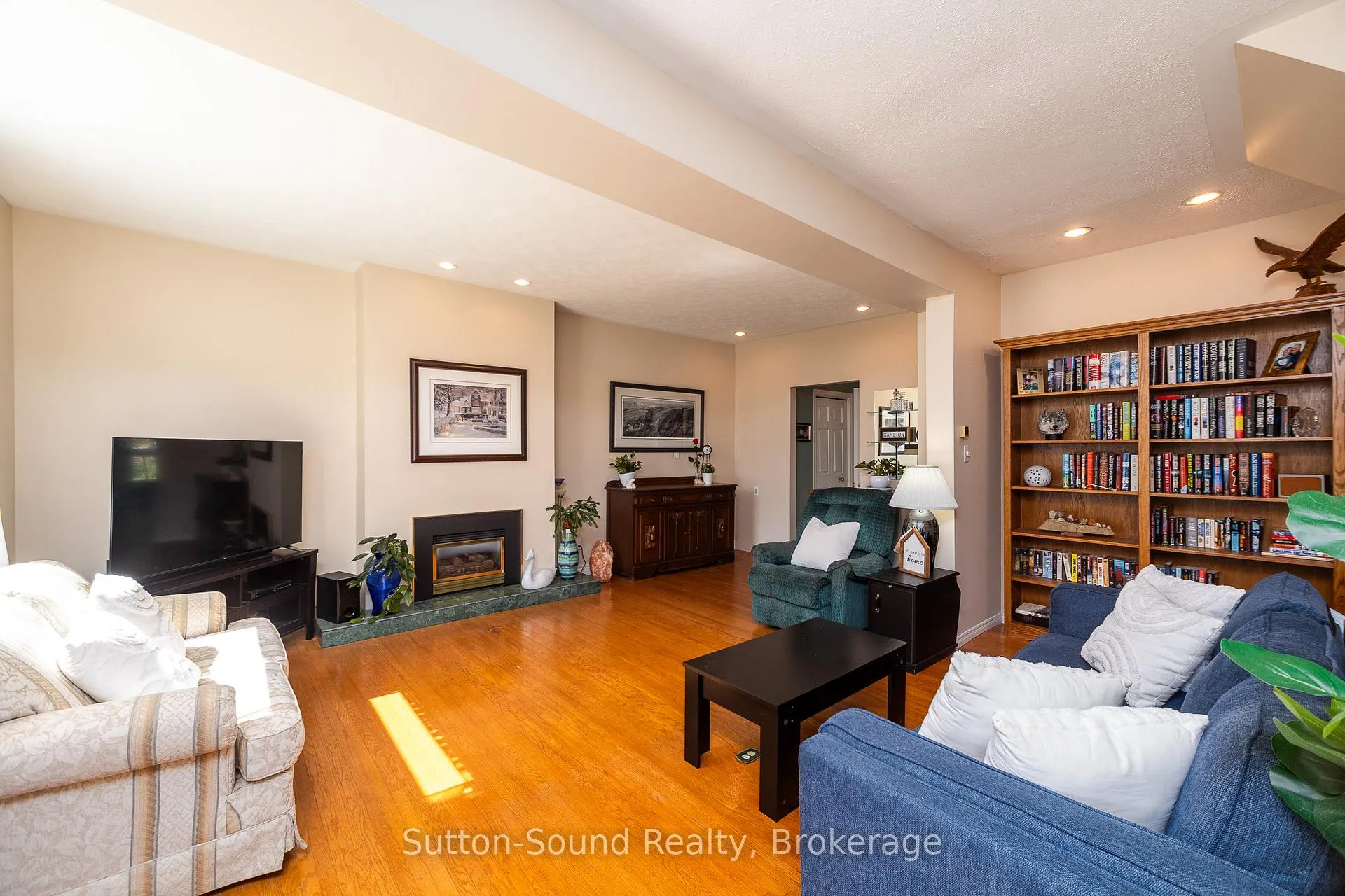 Photo 10 of 1762 6th Avenue E, Owen Sound — HOMEH