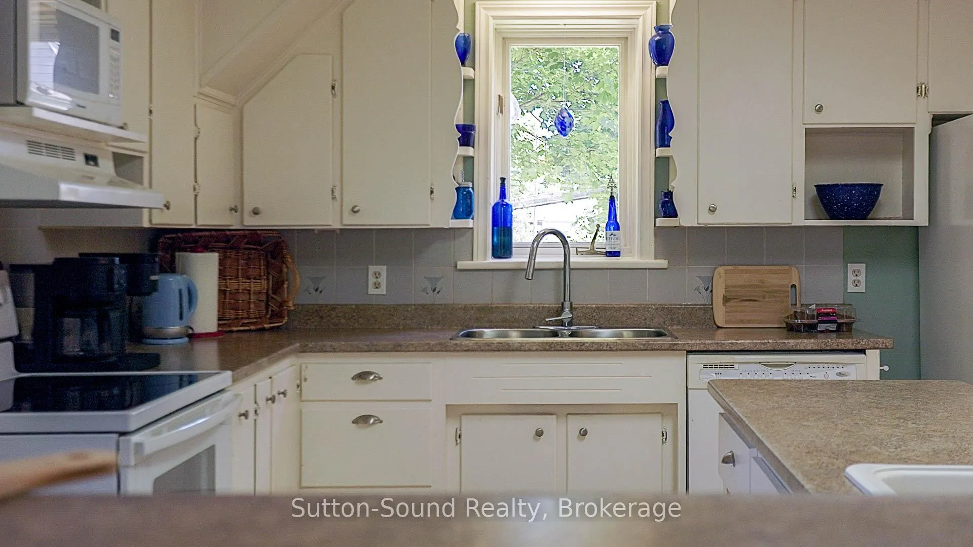 Photo 24 of 1762 6th Avenue E, Owen Sound — HOMEH