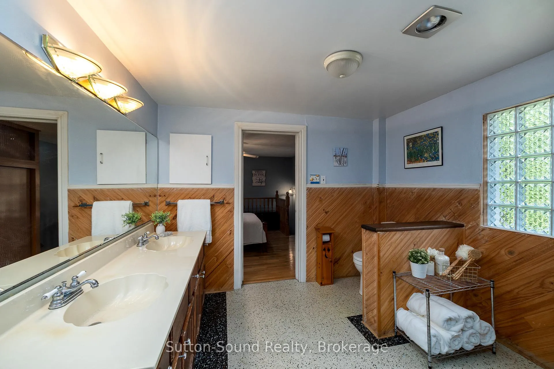 Photo 29 of 1762 6th Avenue E, Owen Sound — HOMEH