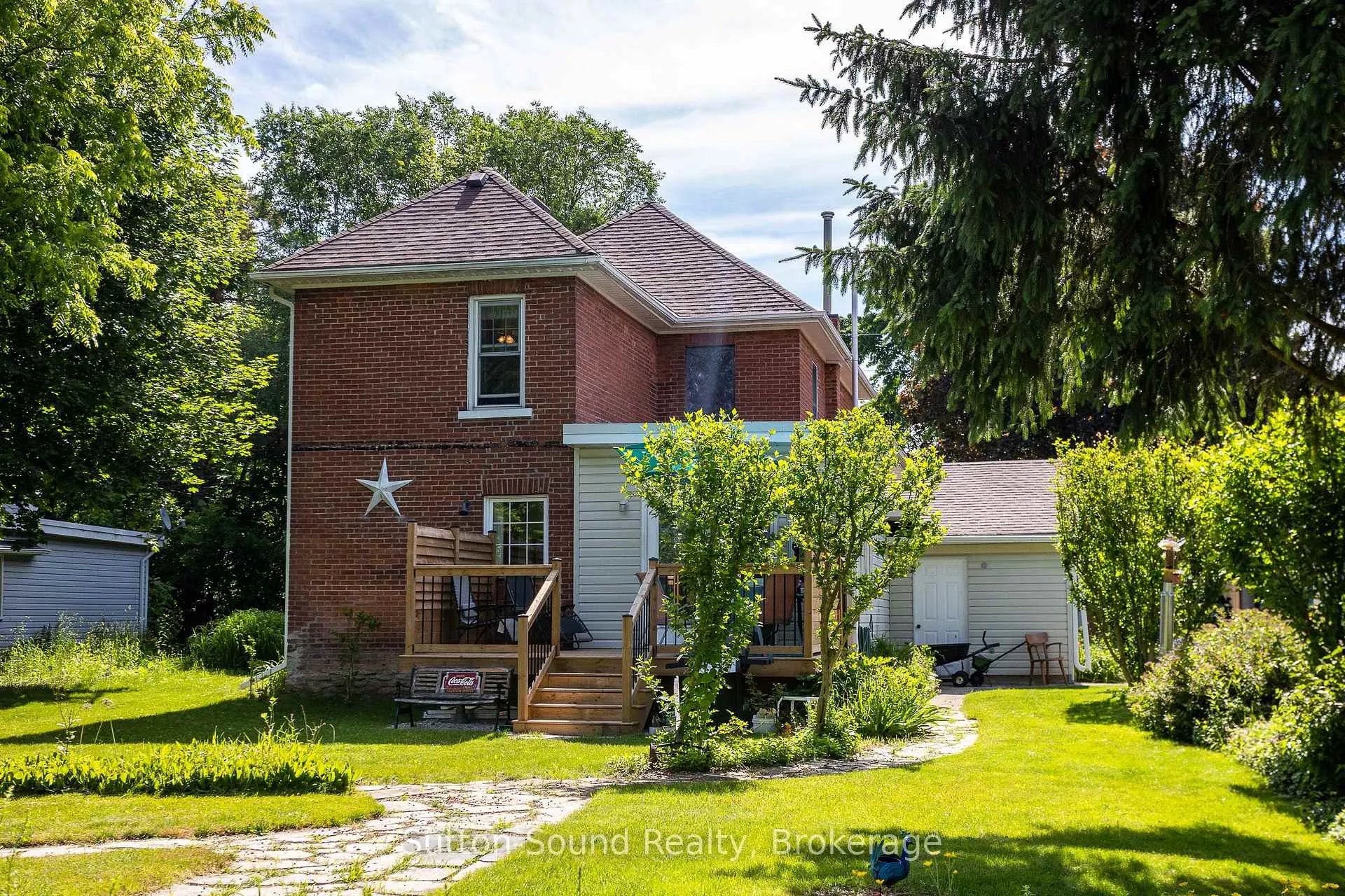 Photo 50 of 1762 6th Avenue E, Owen Sound — HOMEH