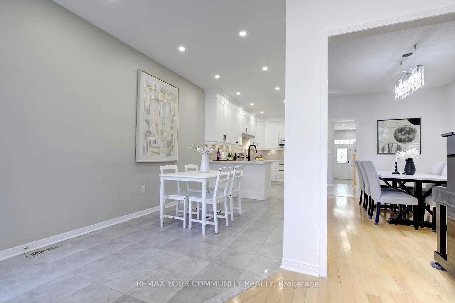 Photo 9 of 42 Laramie Crescent, Vaughan, Patterson — HOMEH