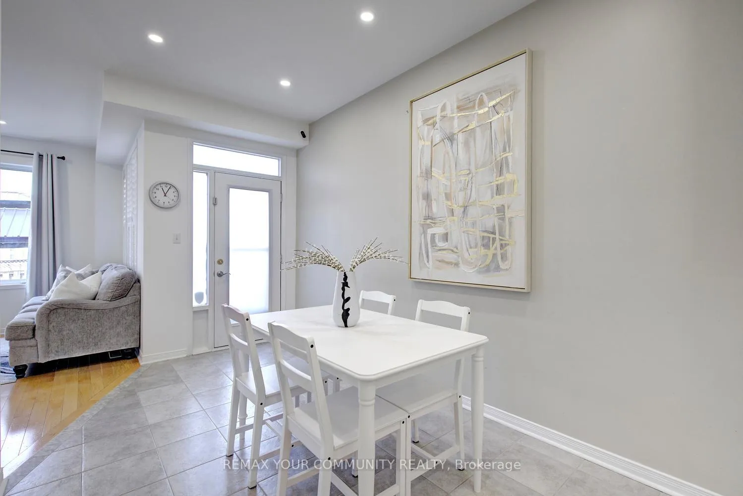 Photo 11 of 42 Laramie Crescent, Vaughan, Patterson — HOMEH