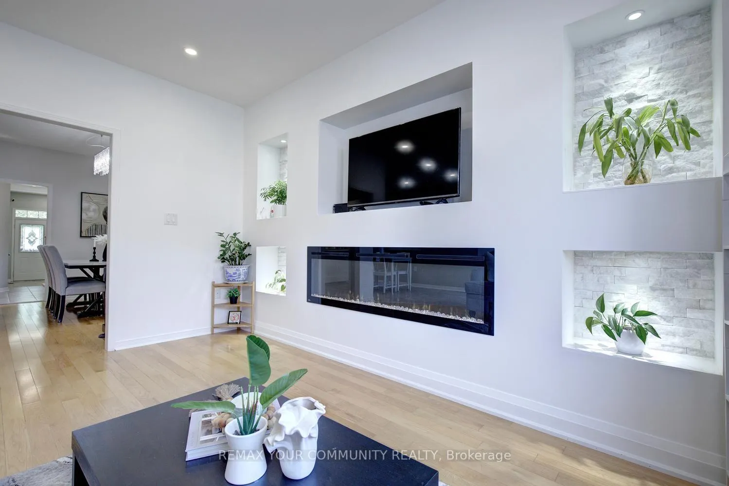 Photo 25 of 42 Laramie Crescent, Vaughan, Patterson — HOMEH