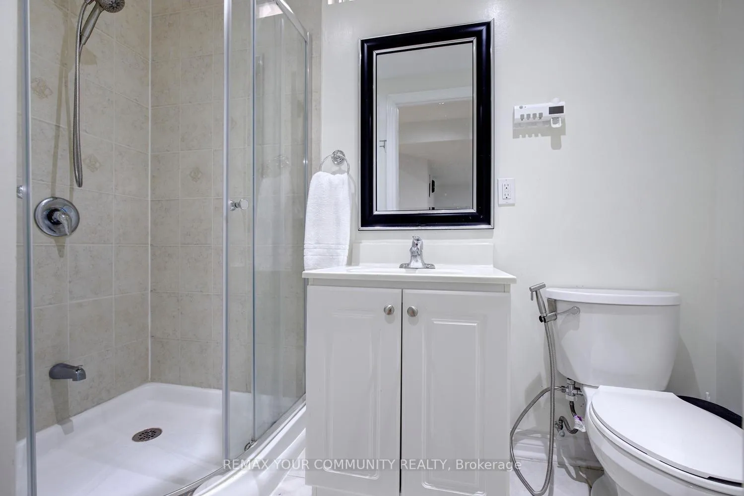 Photo 38 of 42 Laramie Crescent, Vaughan, Patterson — HOMEH