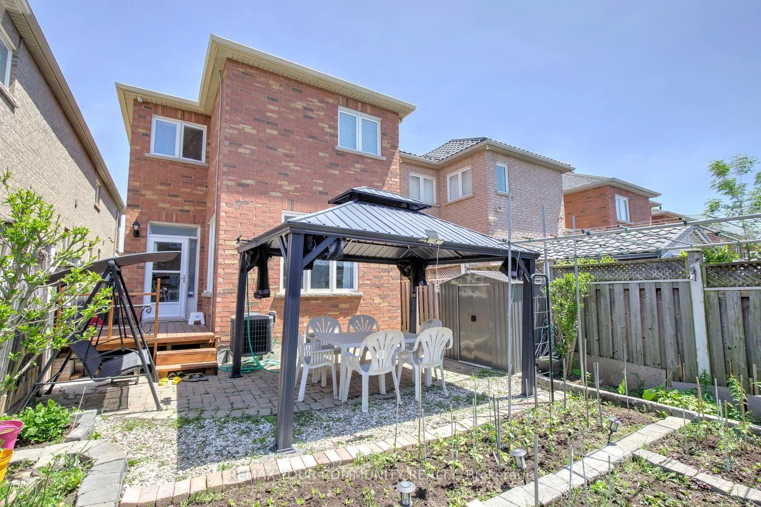 Photo 44 of 42 Laramie Crescent, Vaughan, Patterson — HOMEH
