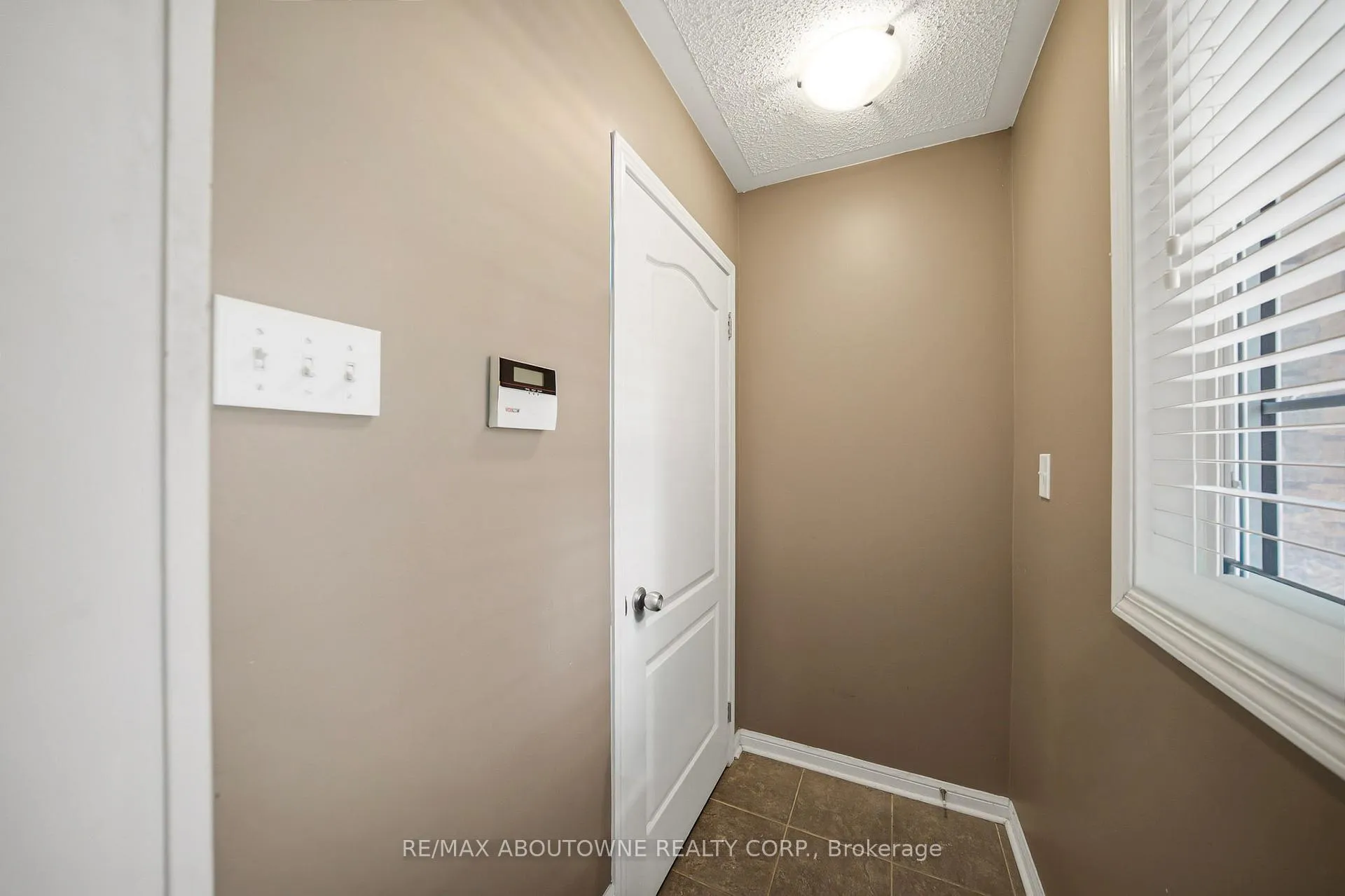Photo 4 of 902 Gazley Circle, Milton, Beaty — HOMEH
