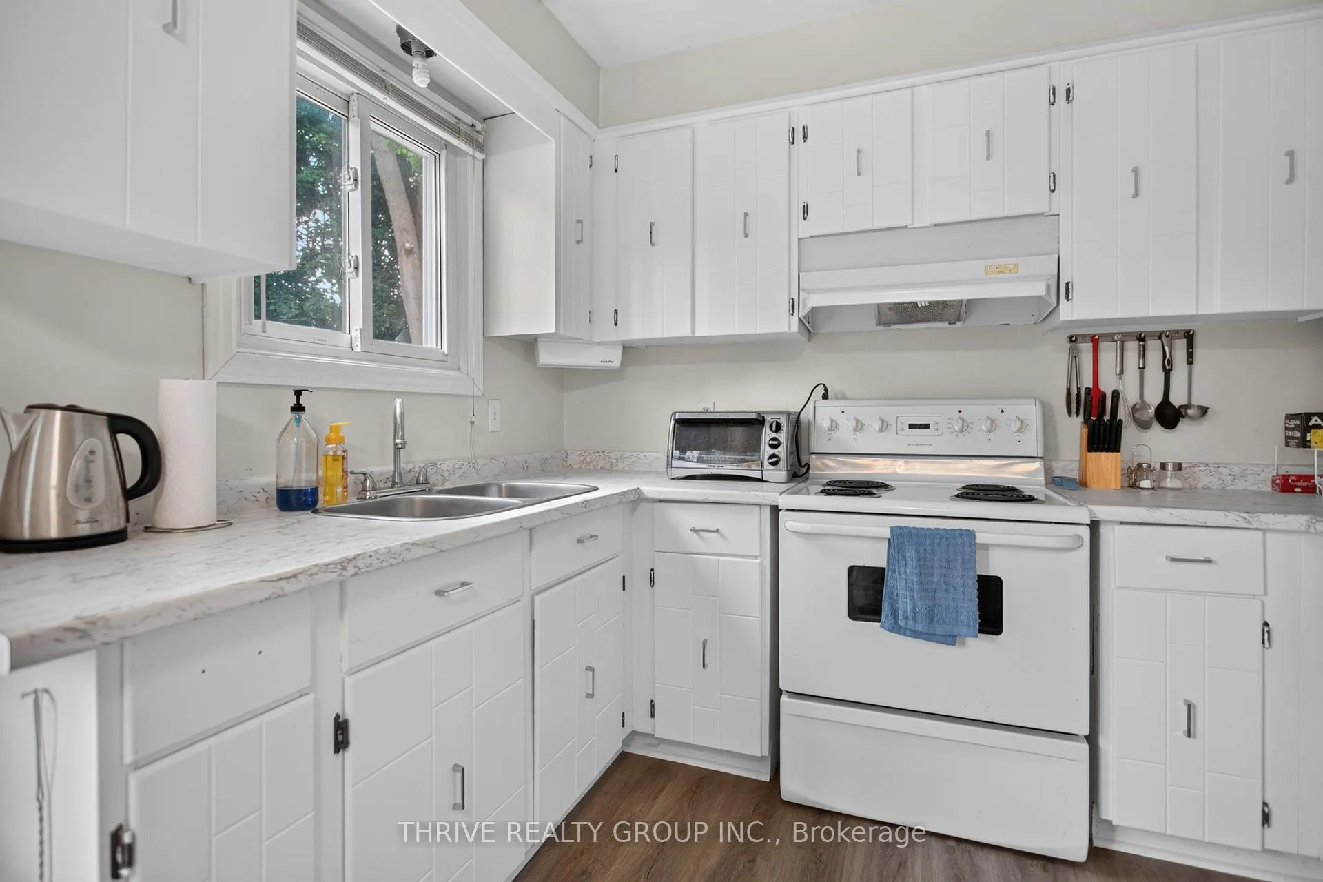 Photo 12 of 1762 Aldersbrook Road, London, North F — HOMEH