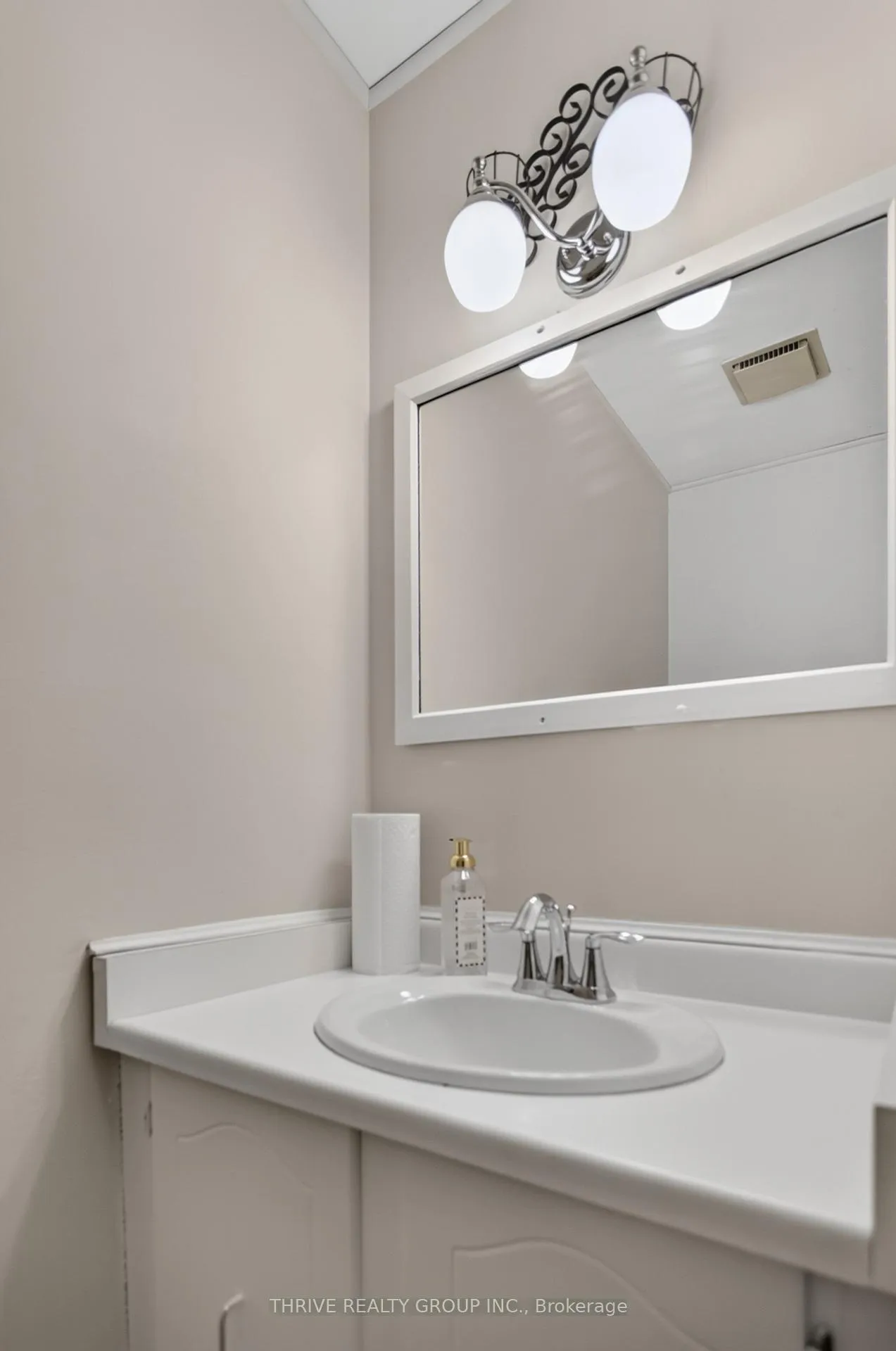 Photo 27 of 1762 Aldersbrook Road, London, North F — HOMEH