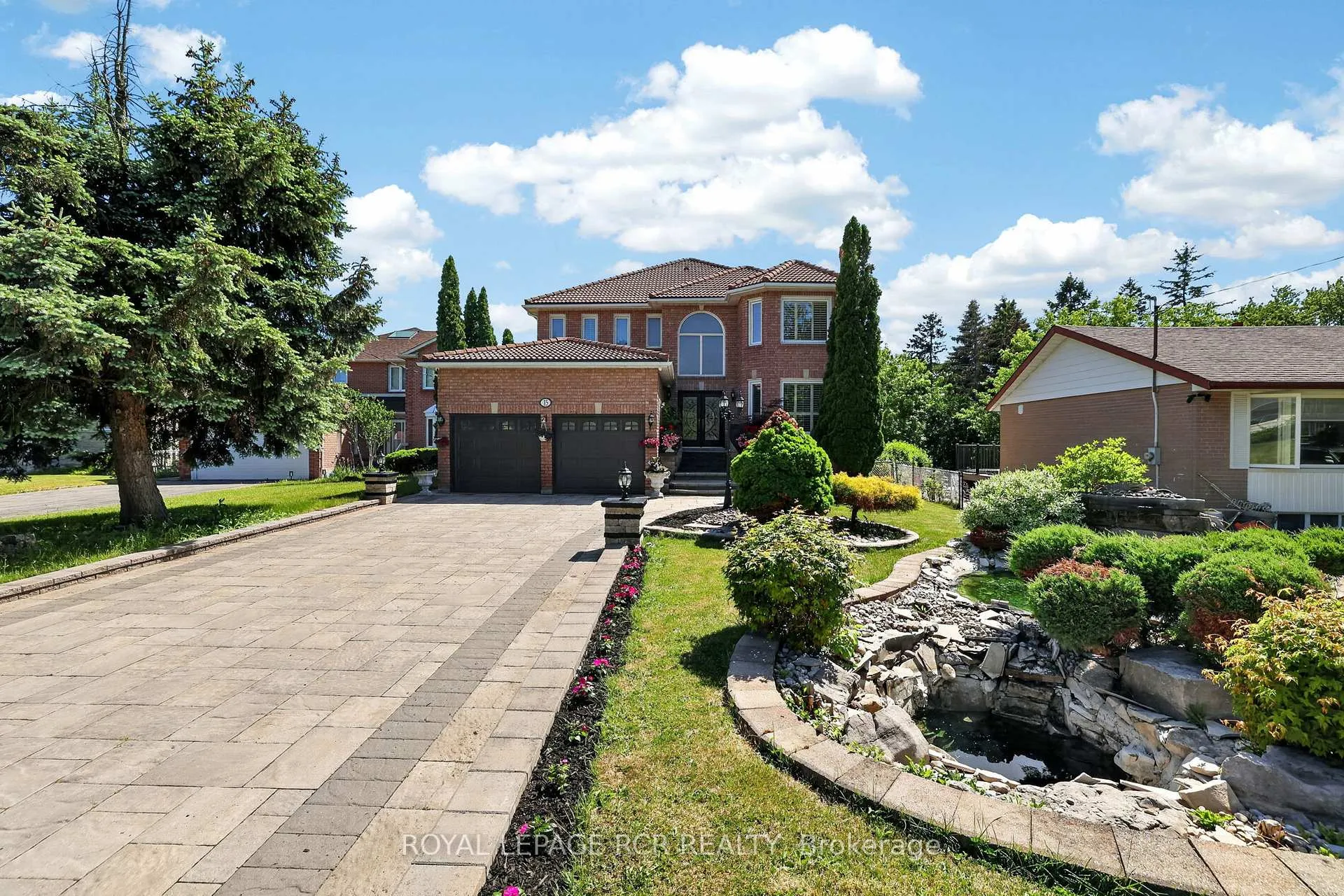Photo 2 of 15 Clydebank Boulevard, Scarborough, L'Amoreaux — HOMEH