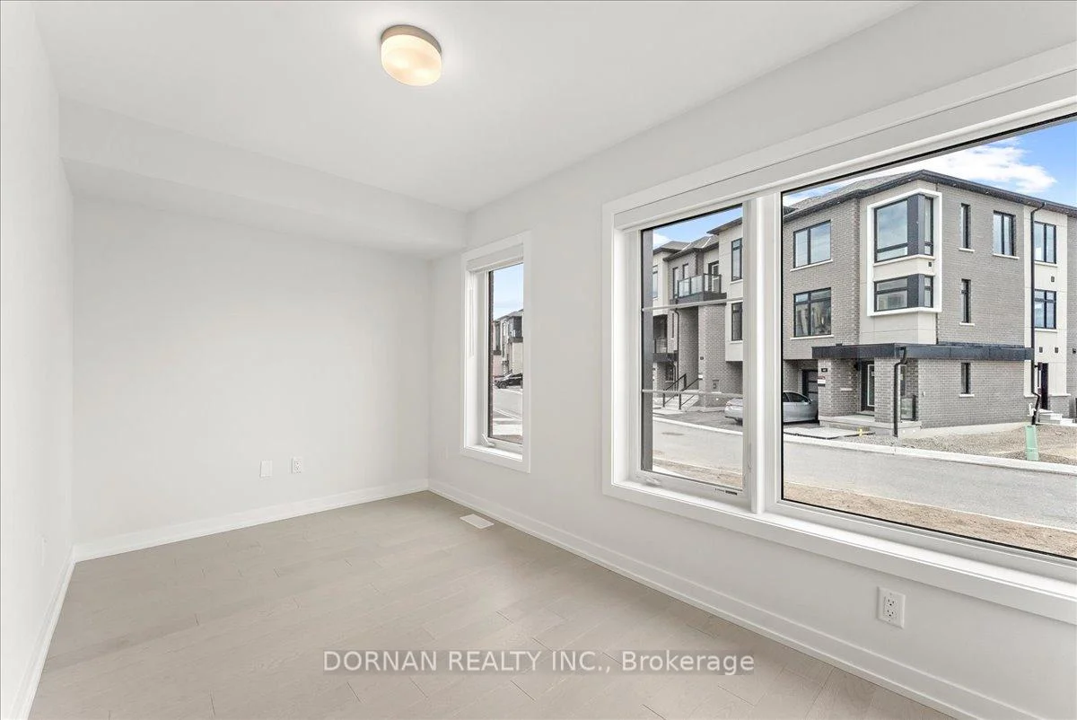 Photo 2 of 33 Pluto Way, Whitby, Brooklin — HOMEH