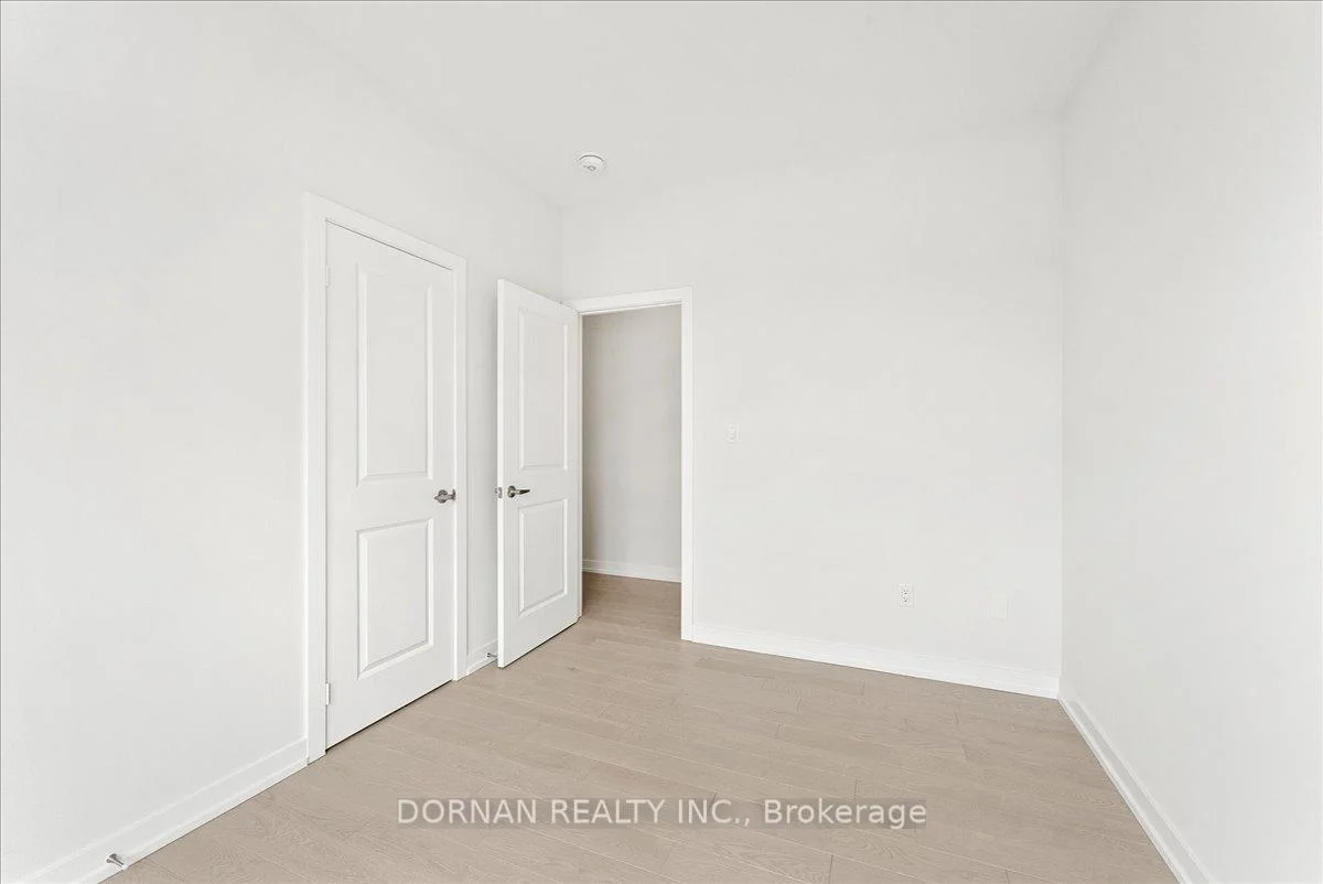 Photo 5 of 33 Pluto Way, Whitby, Brooklin — HOMEH