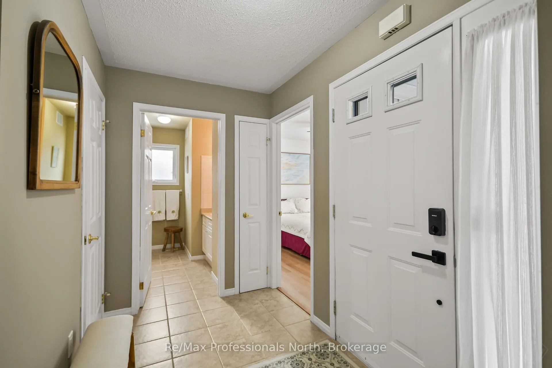 Photo 1 of 102 Pineridge Gate, Gravenhurst, Muskoka (S) — HOMEH