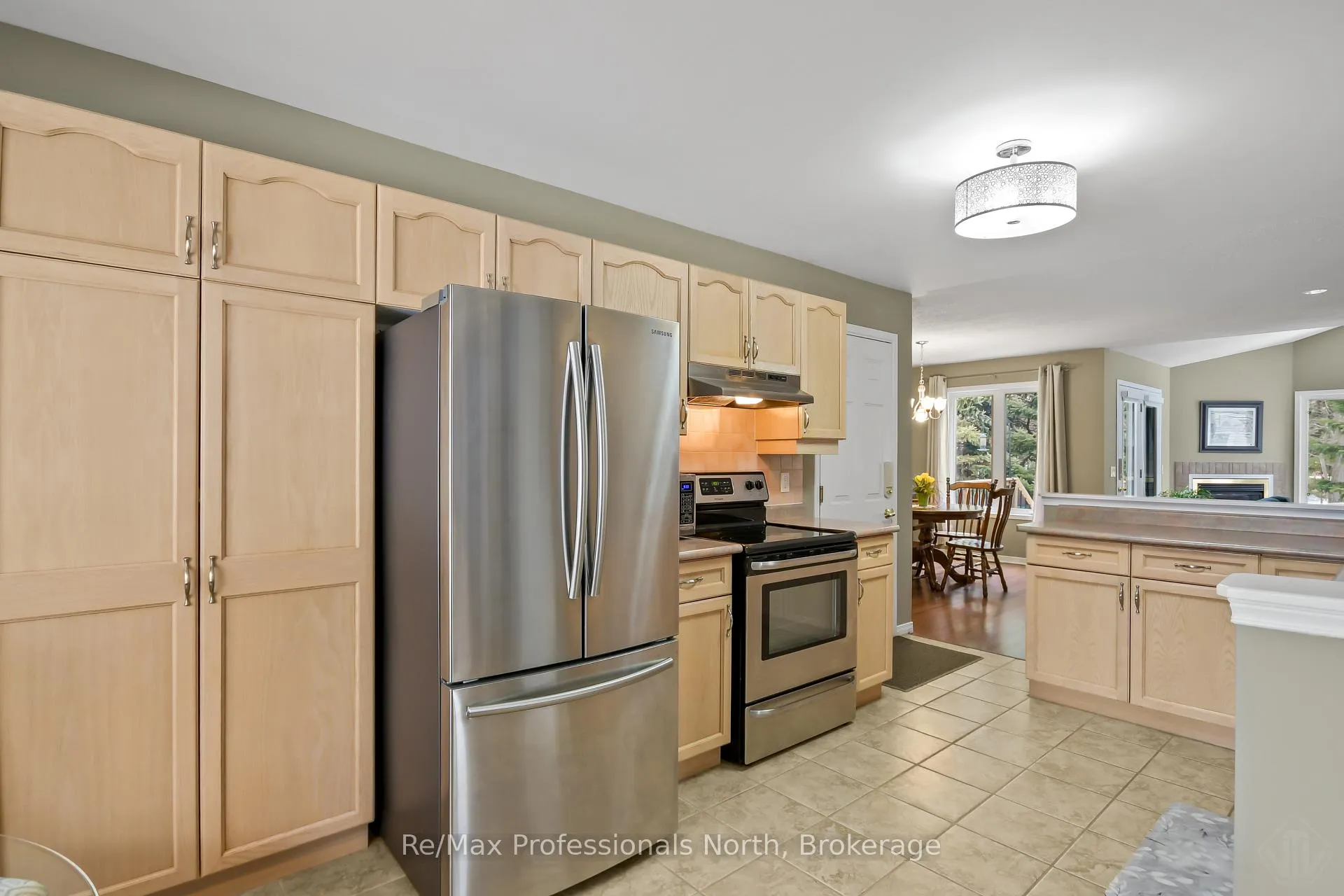 Photo 5 of 102 Pineridge Gate, Gravenhurst, Muskoka (S) — HOMEH
