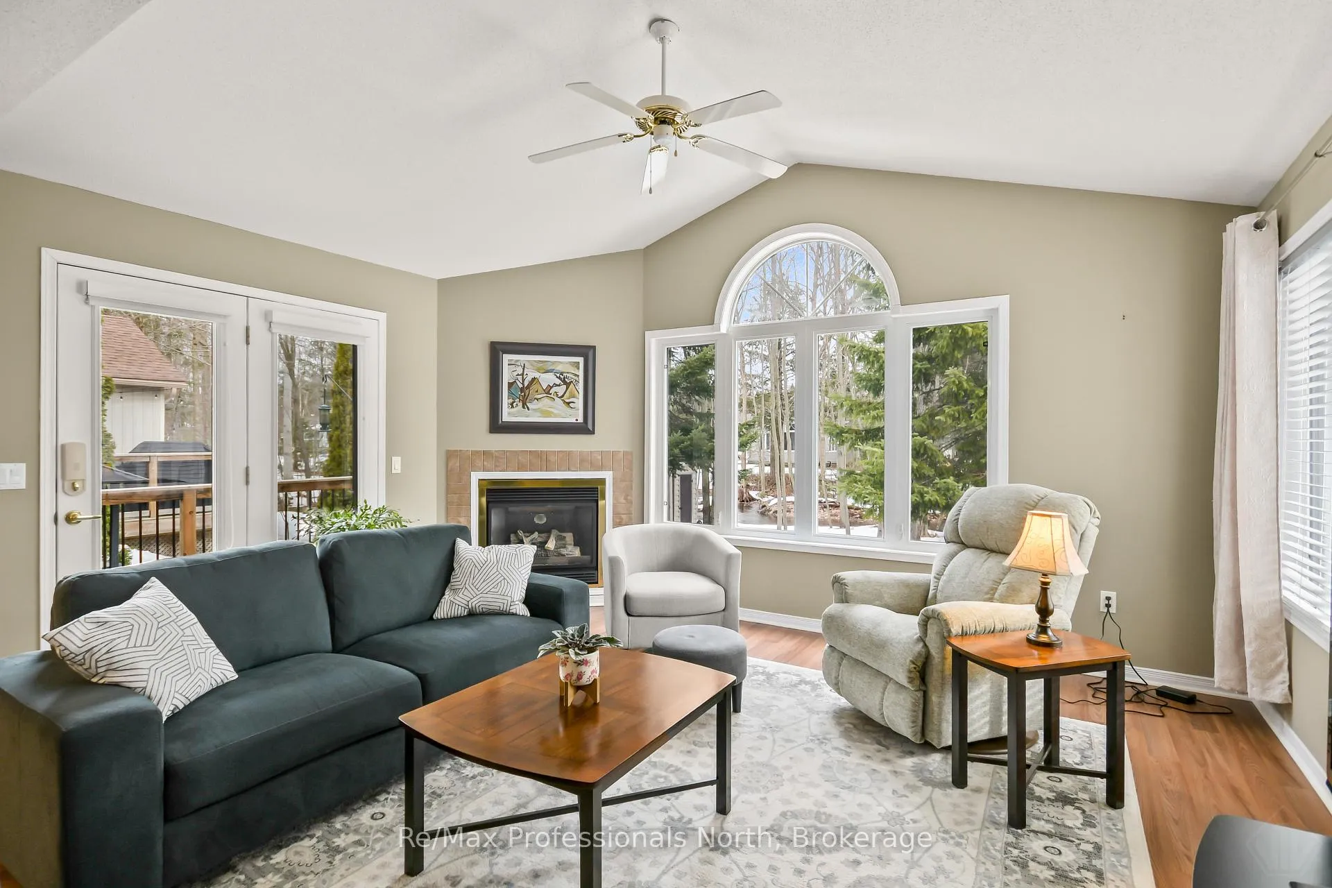 Photo 13 of 102 Pineridge Gate, Gravenhurst, Muskoka (S) — HOMEH